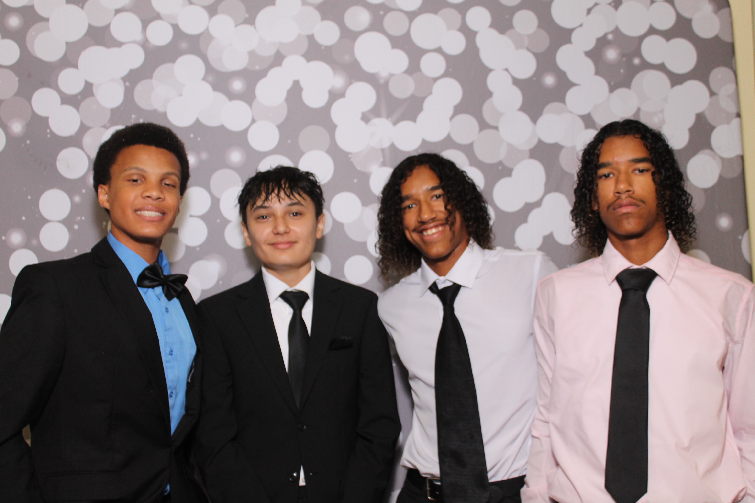 Walnut Hills Homecoming | View more photos from the event at gallery.photoboothcincy.com/u/PhotoBoothCincy/Walnut-Hills-Homecoming