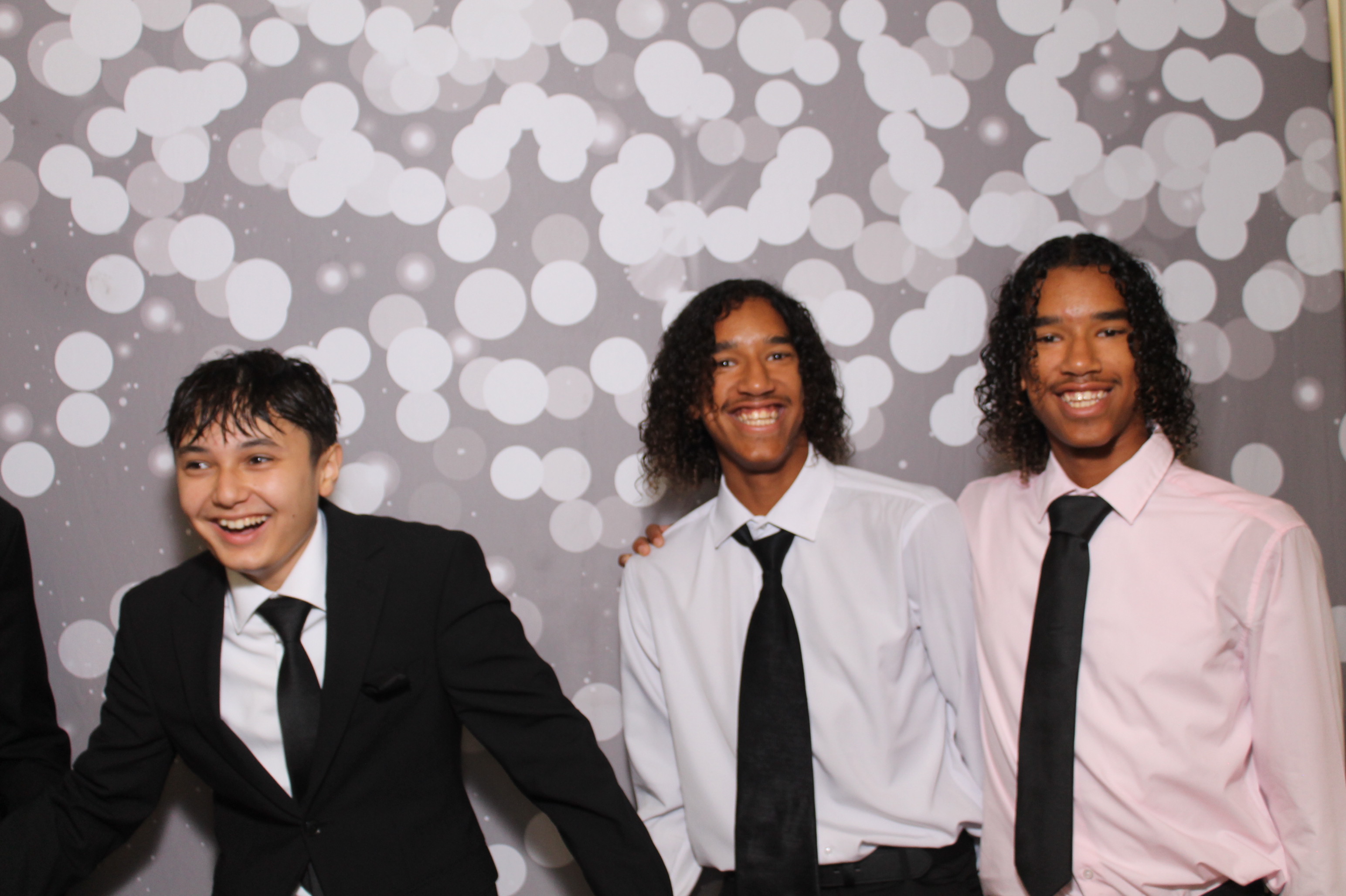 Walnut Hills Homecoming | View more photos from the event at gallery.photoboothcincy.com/u/PhotoBoothCincy/Walnut-Hills-Homecoming