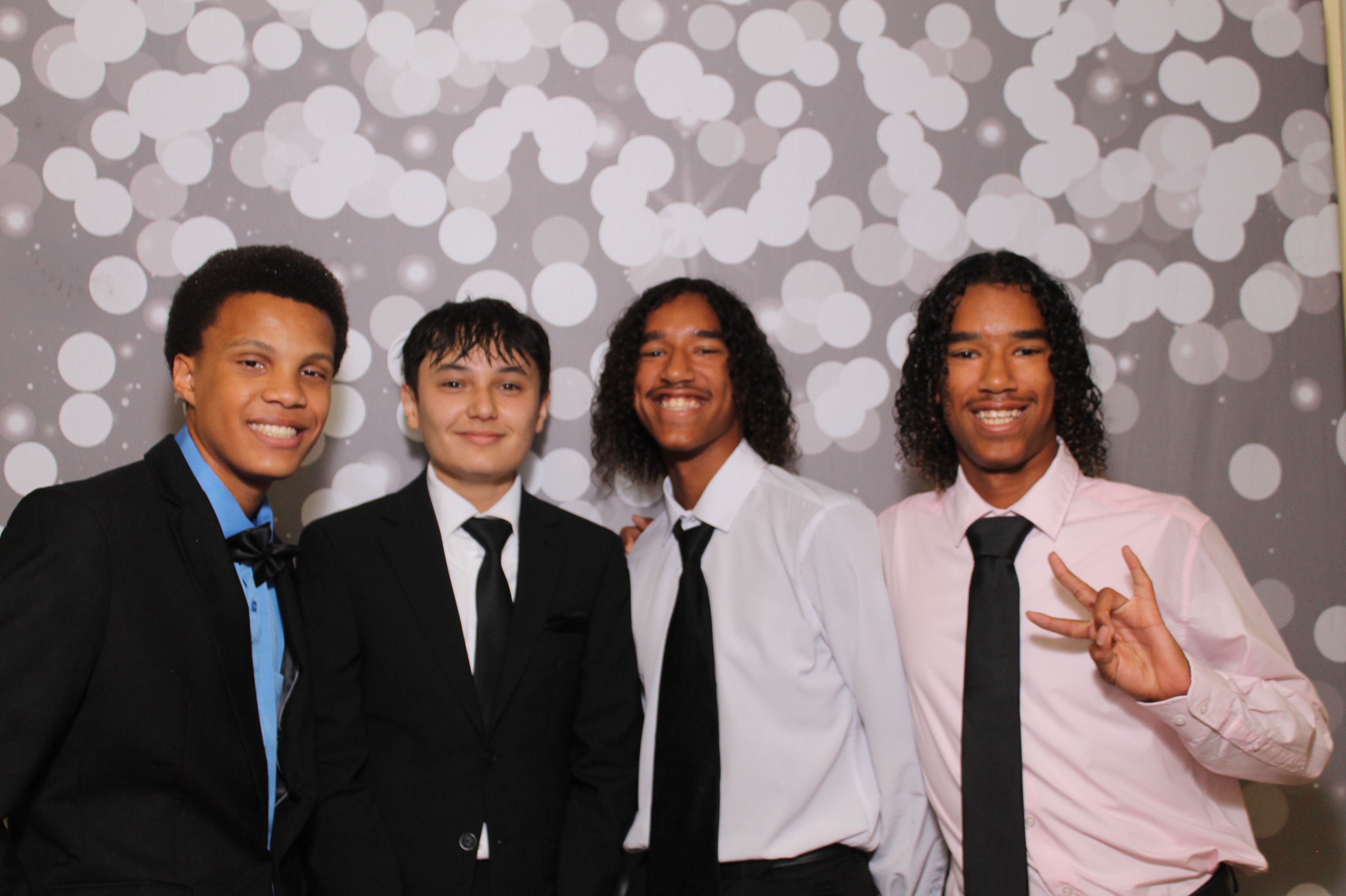 Walnut Hills Homecoming | View more photos from the event at gallery.photoboothcincy.com/u/PhotoBoothCincy/Walnut-Hills-Homecoming