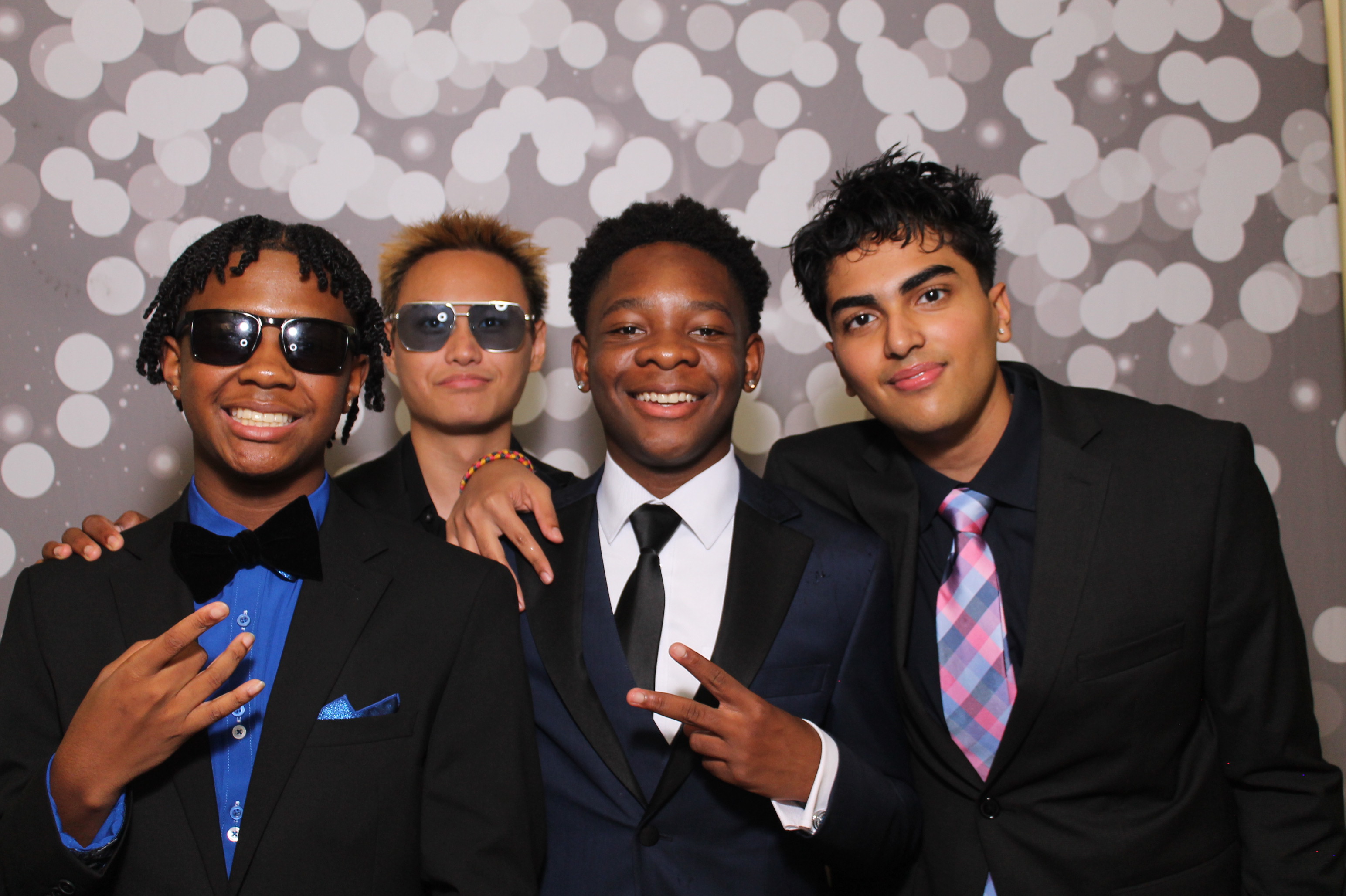 Walnut Hills Homecoming | View more photos from the event at gallery.photoboothcincy.com/u/PhotoBoothCincy/Walnut-Hills-Homecoming