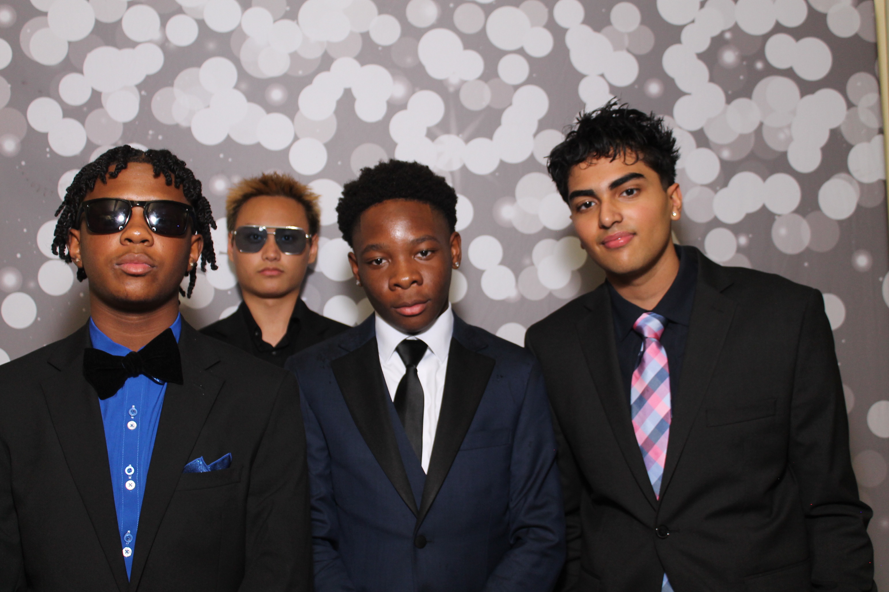 Walnut Hills Homecoming | View more photos from the event at gallery.photoboothcincy.com/u/PhotoBoothCincy/Walnut-Hills-Homecoming