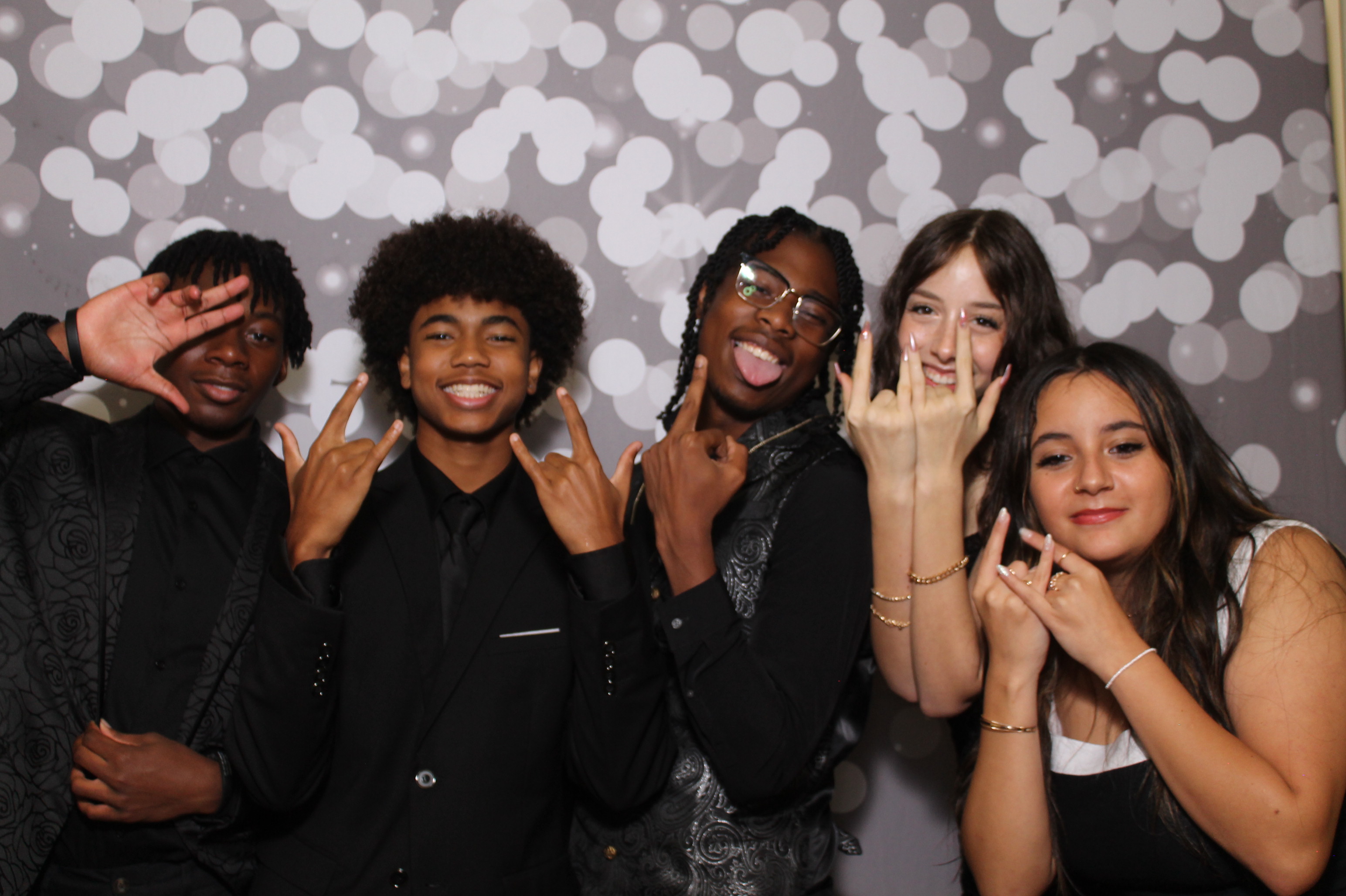 Walnut Hills Homecoming | View more photos from the event at gallery.photoboothcincy.com/u/PhotoBoothCincy/Walnut-Hills-Homecoming