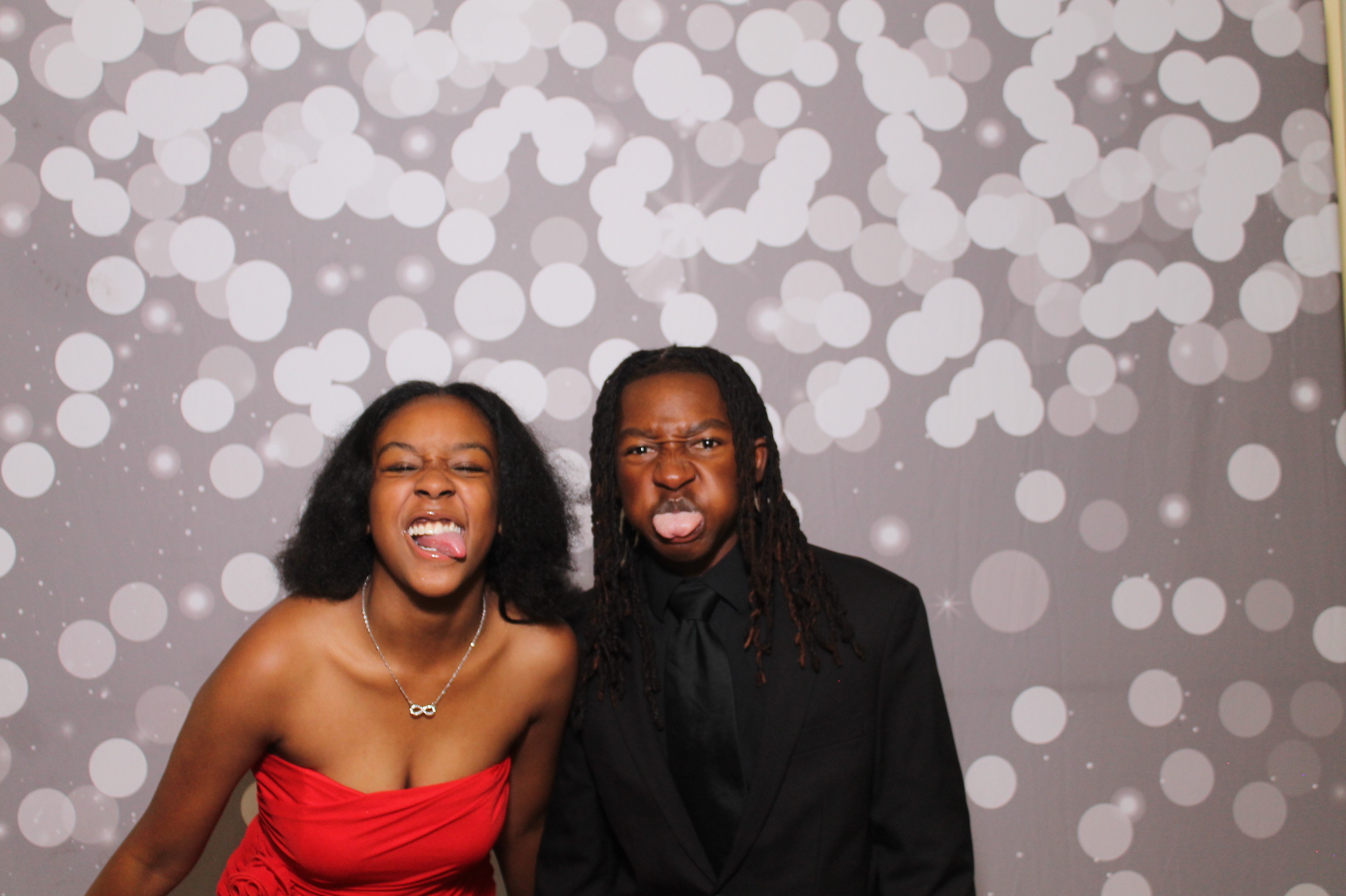 Walnut Hills Homecoming | View more photos from the event at gallery.photoboothcincy.com/u/PhotoBoothCincy/Walnut-Hills-Homecoming