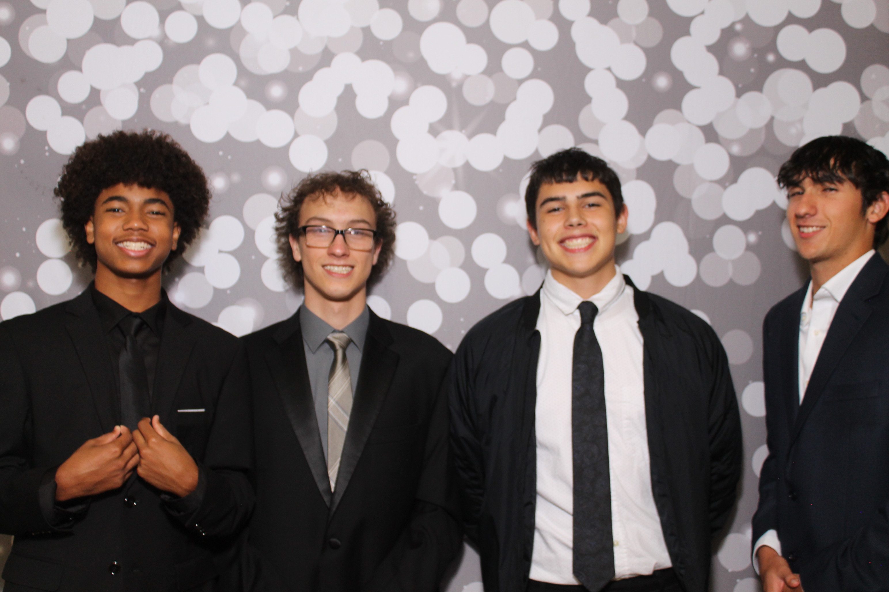Walnut Hills Homecoming | View more photos from the event at gallery.photoboothcincy.com/u/PhotoBoothCincy/Walnut-Hills-Homecoming