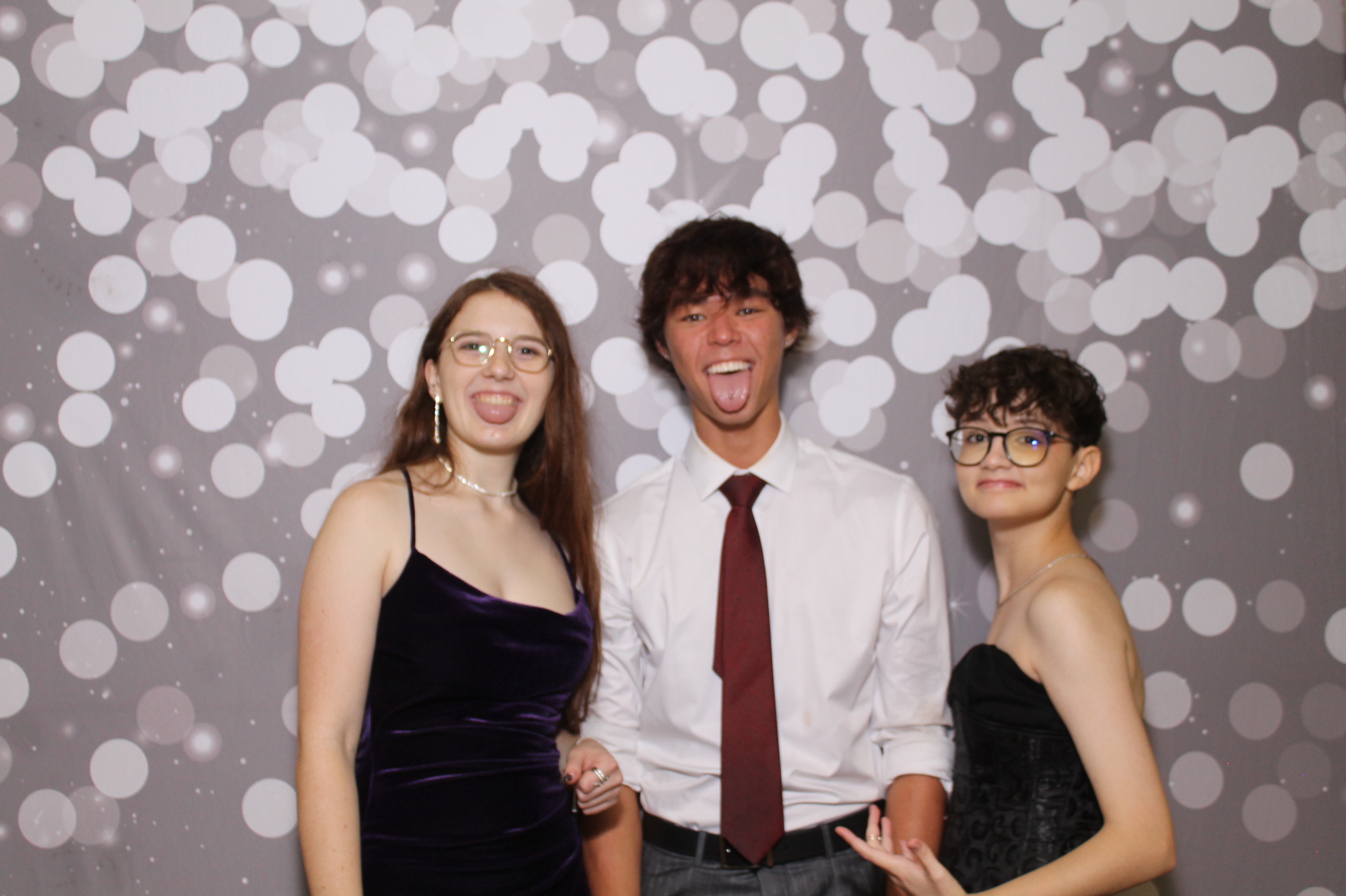 Walnut Hills Homecoming | View more photos from the event at gallery.photoboothcincy.com/u/PhotoBoothCincy/Walnut-Hills-Homecoming