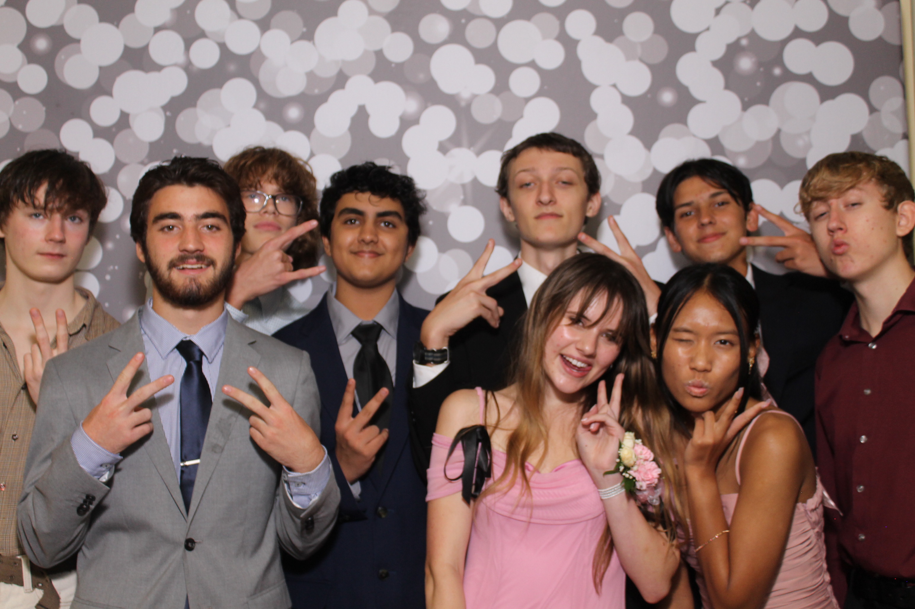 Walnut Hills Homecoming | View more photos from the event at gallery.photoboothcincy.com/u/PhotoBoothCincy/Walnut-Hills-Homecoming