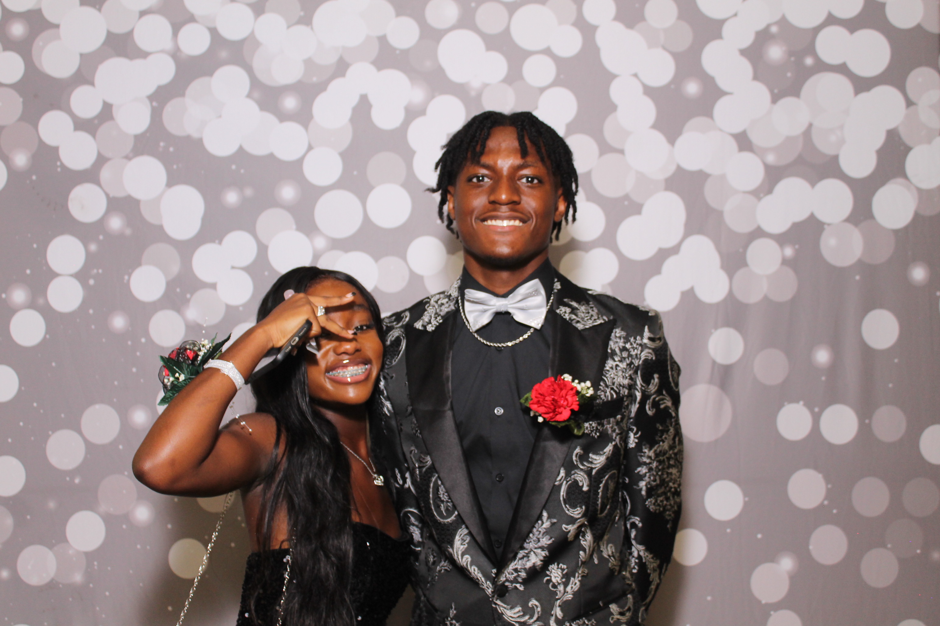 Walnut Hills Homecoming | View more photos from the event at gallery.photoboothcincy.com/u/PhotoBoothCincy/Walnut-Hills-Homecoming
