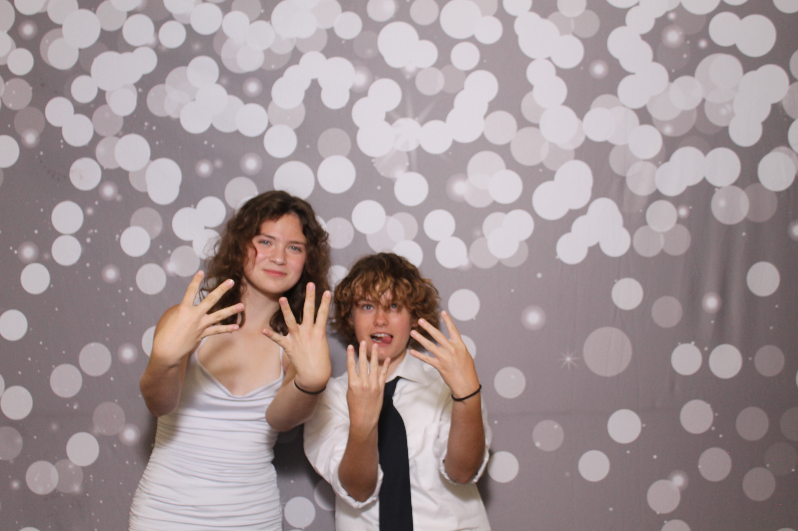 Walnut Hills Homecoming | View more photos from the event at gallery.photoboothcincy.com/u/PhotoBoothCincy/Walnut-Hills-Homecoming
