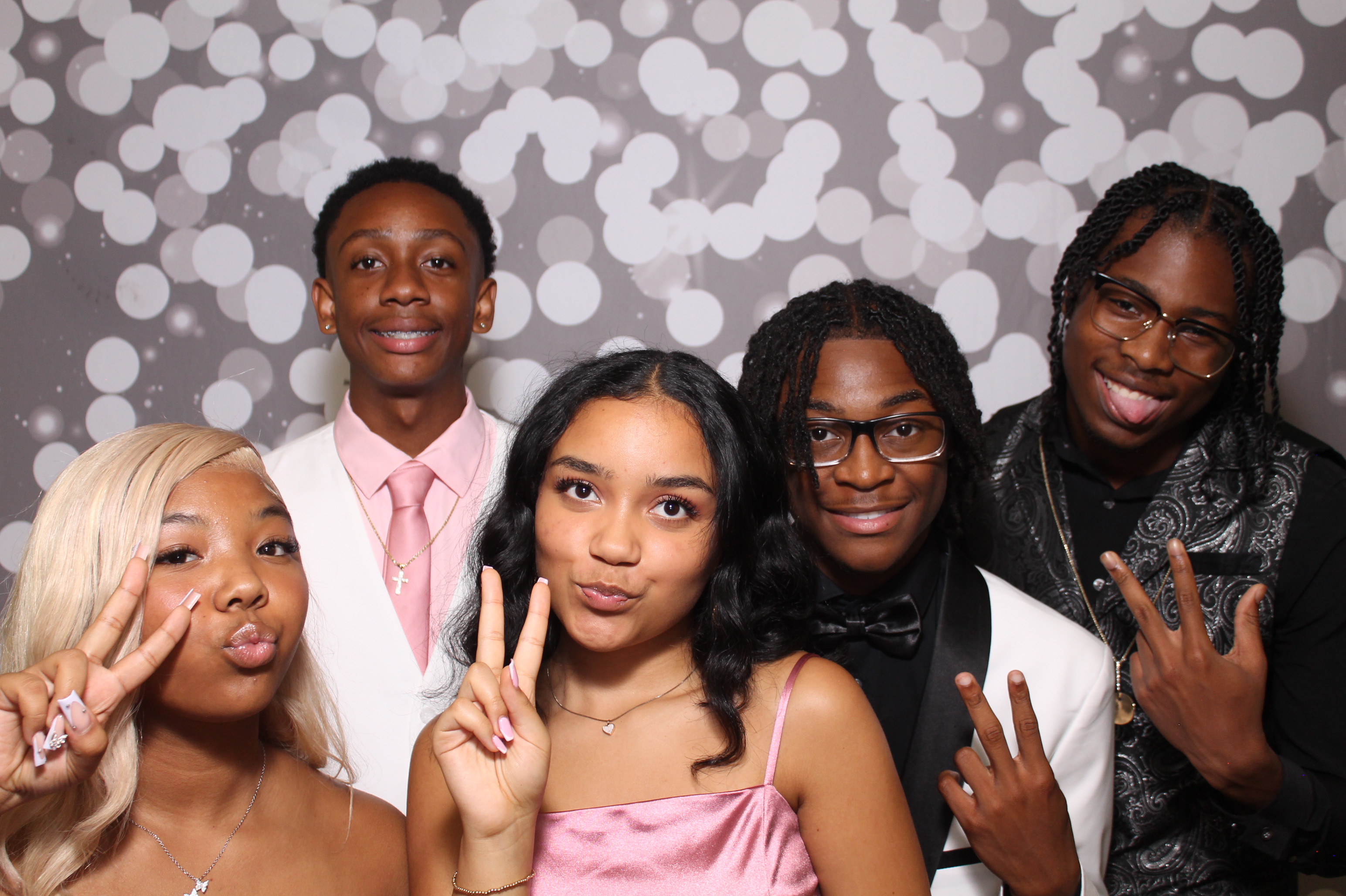 Walnut Hills Homecoming | View more photos from the event at gallery.photoboothcincy.com/u/PhotoBoothCincy/Walnut-Hills-Homecoming