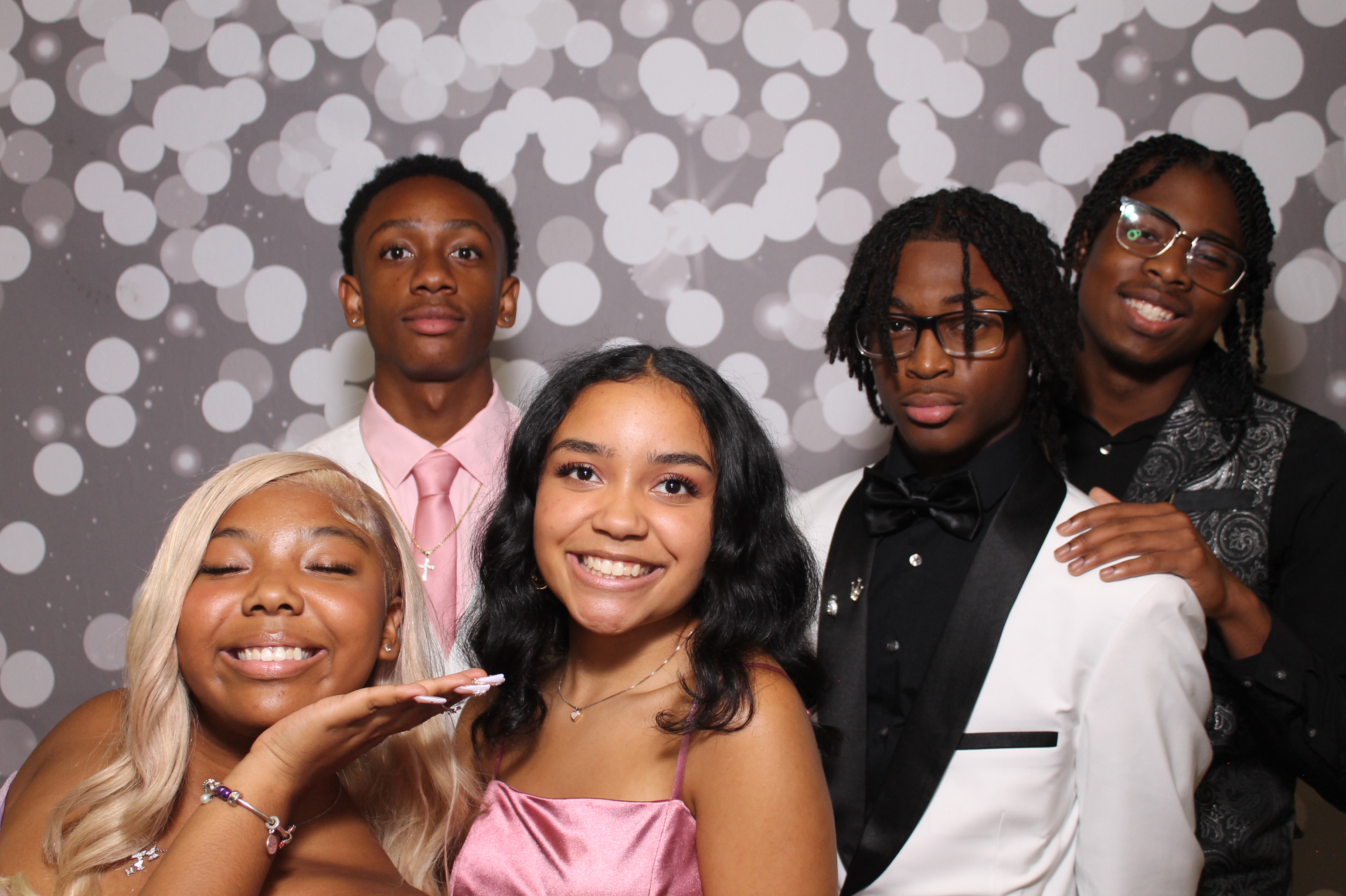 Walnut Hills Homecoming | View more photos from the event at gallery.photoboothcincy.com/u/PhotoBoothCincy/Walnut-Hills-Homecoming