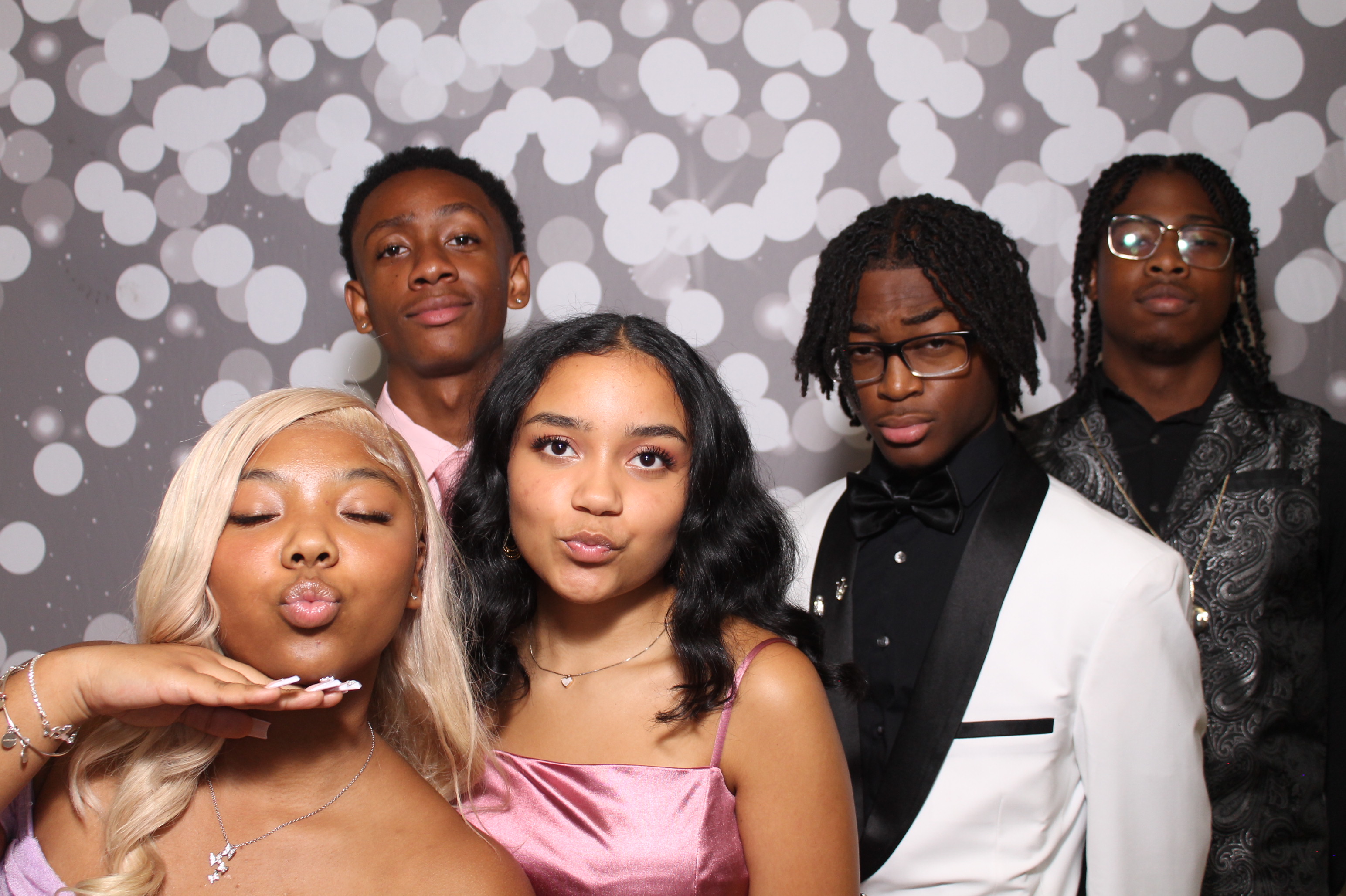 Walnut Hills Homecoming | View more photos from the event at gallery.photoboothcincy.com/u/PhotoBoothCincy/Walnut-Hills-Homecoming