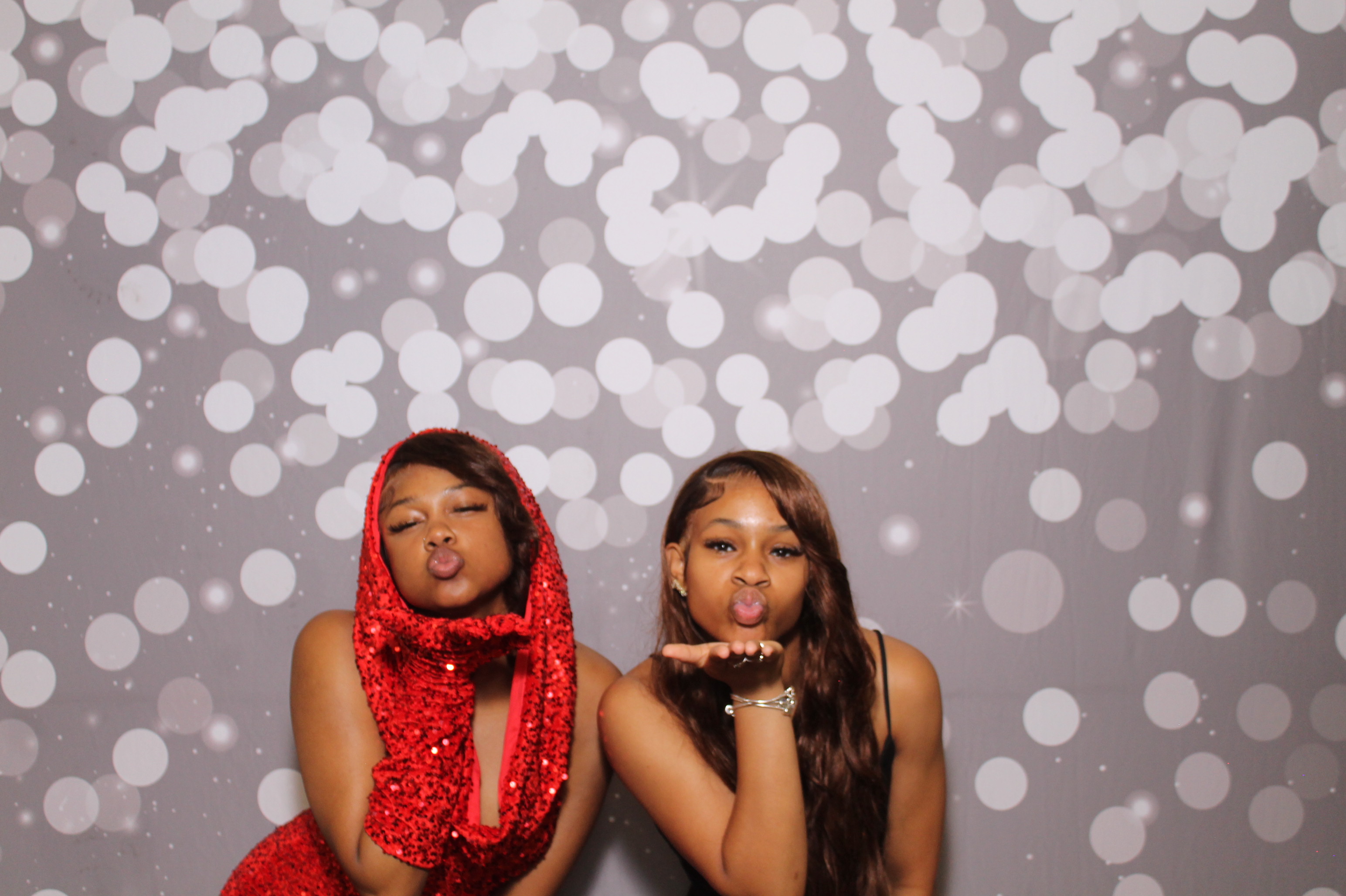 Walnut Hills Homecoming | View more photos from the event at gallery.photoboothcincy.com/u/PhotoBoothCincy/Walnut-Hills-Homecoming