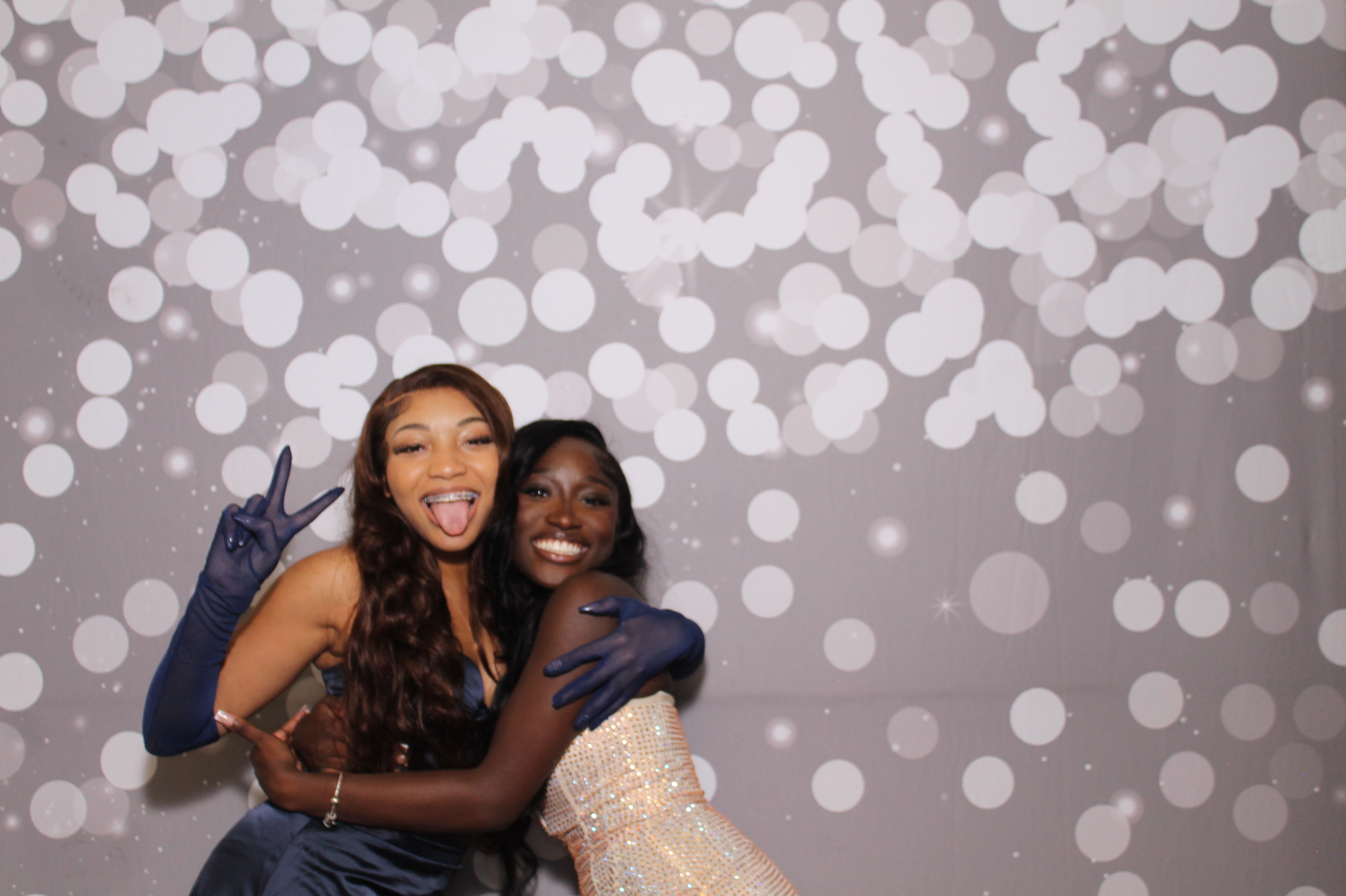 Walnut Hills Homecoming | View more photos from the event at gallery.photoboothcincy.com/u/PhotoBoothCincy/Walnut-Hills-Homecoming