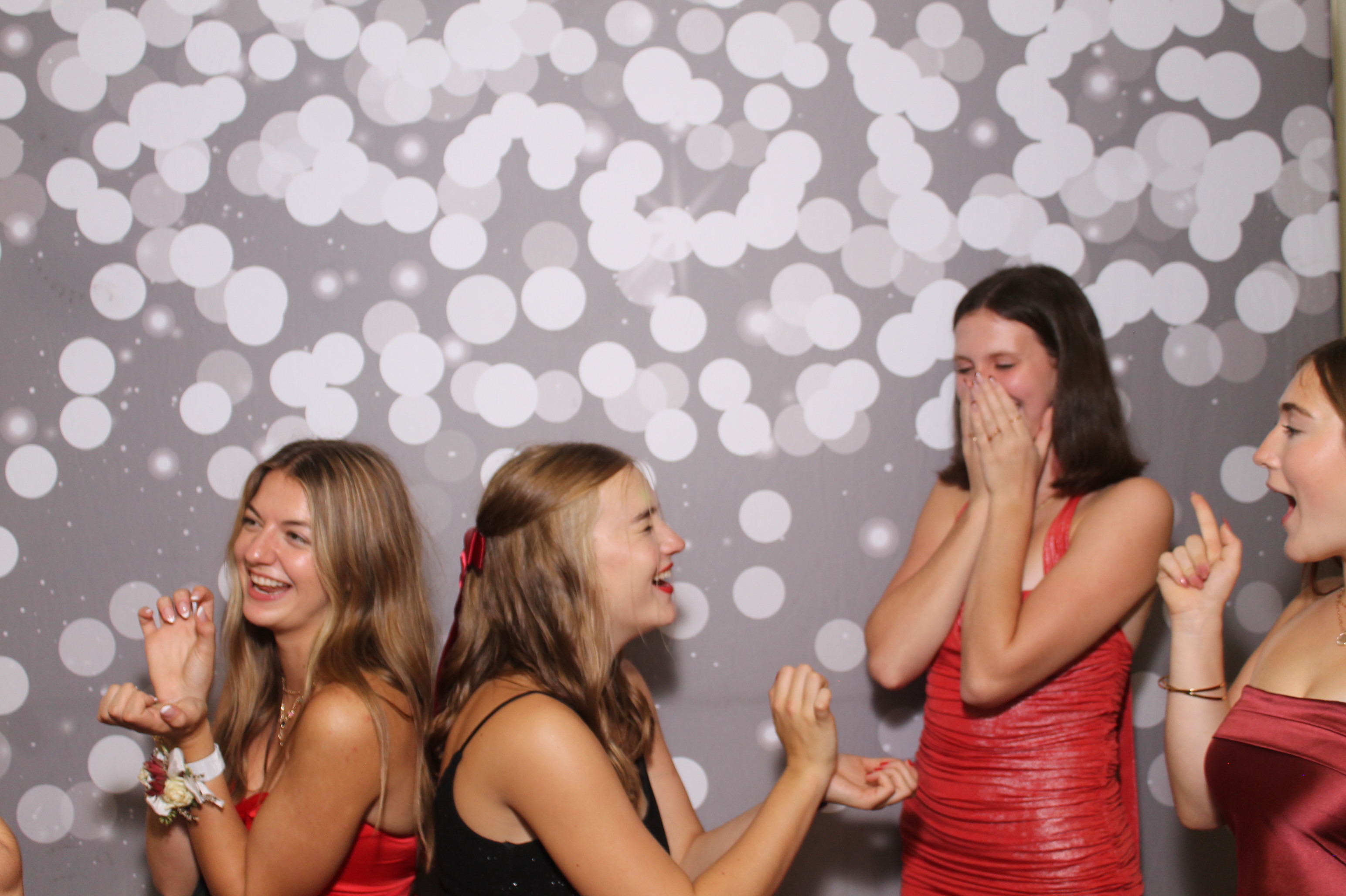 Walnut Hills Homecoming | View more photos from the event at gallery.photoboothcincy.com/u/PhotoBoothCincy/Walnut-Hills-Homecoming