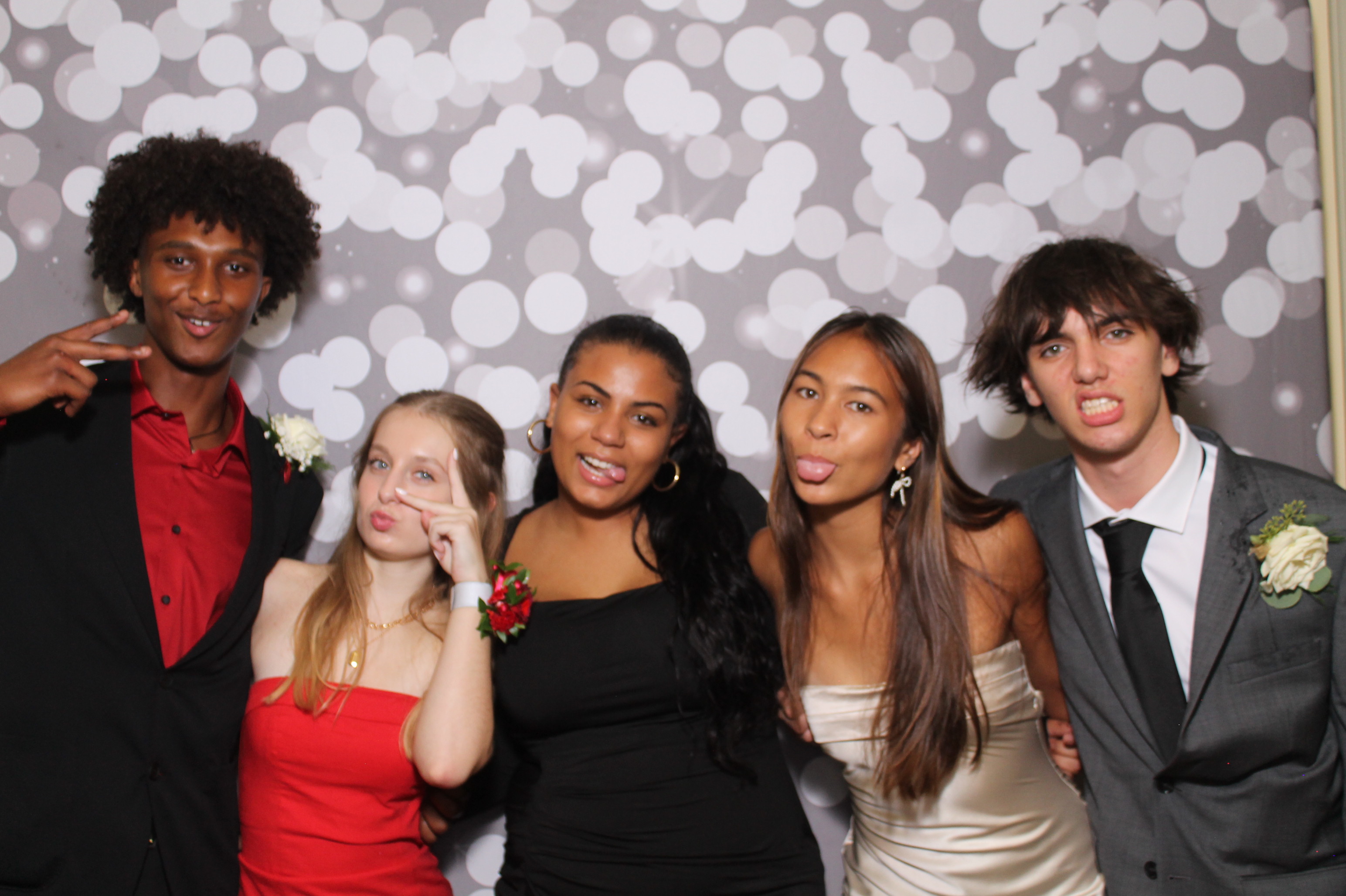 Walnut Hills Homecoming | View more photos from the event at gallery.photoboothcincy.com/u/PhotoBoothCincy/Walnut-Hills-Homecoming