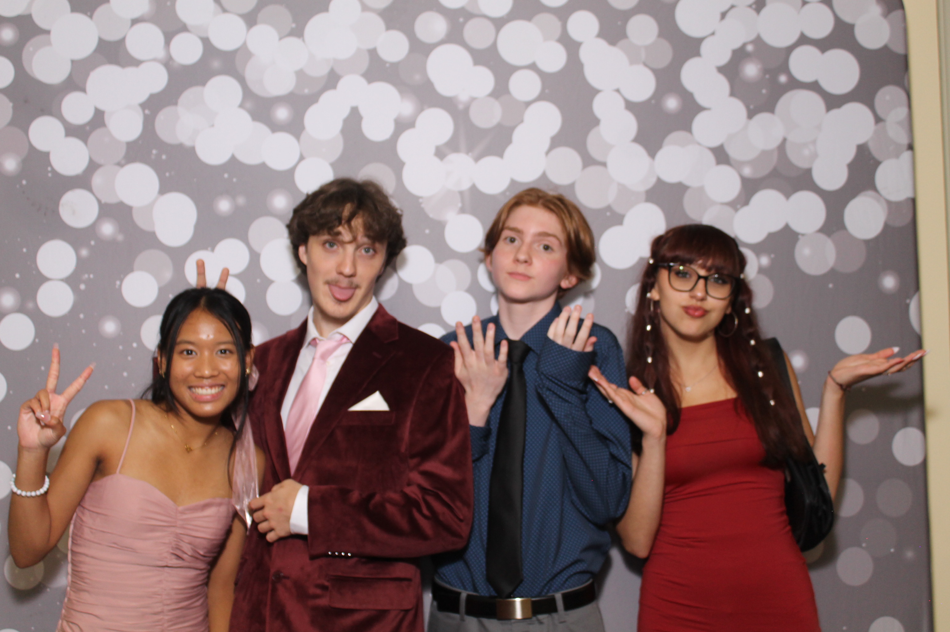 Walnut Hills Homecoming | View more photos from the event at gallery.photoboothcincy.com/u/PhotoBoothCincy/Walnut-Hills-Homecoming