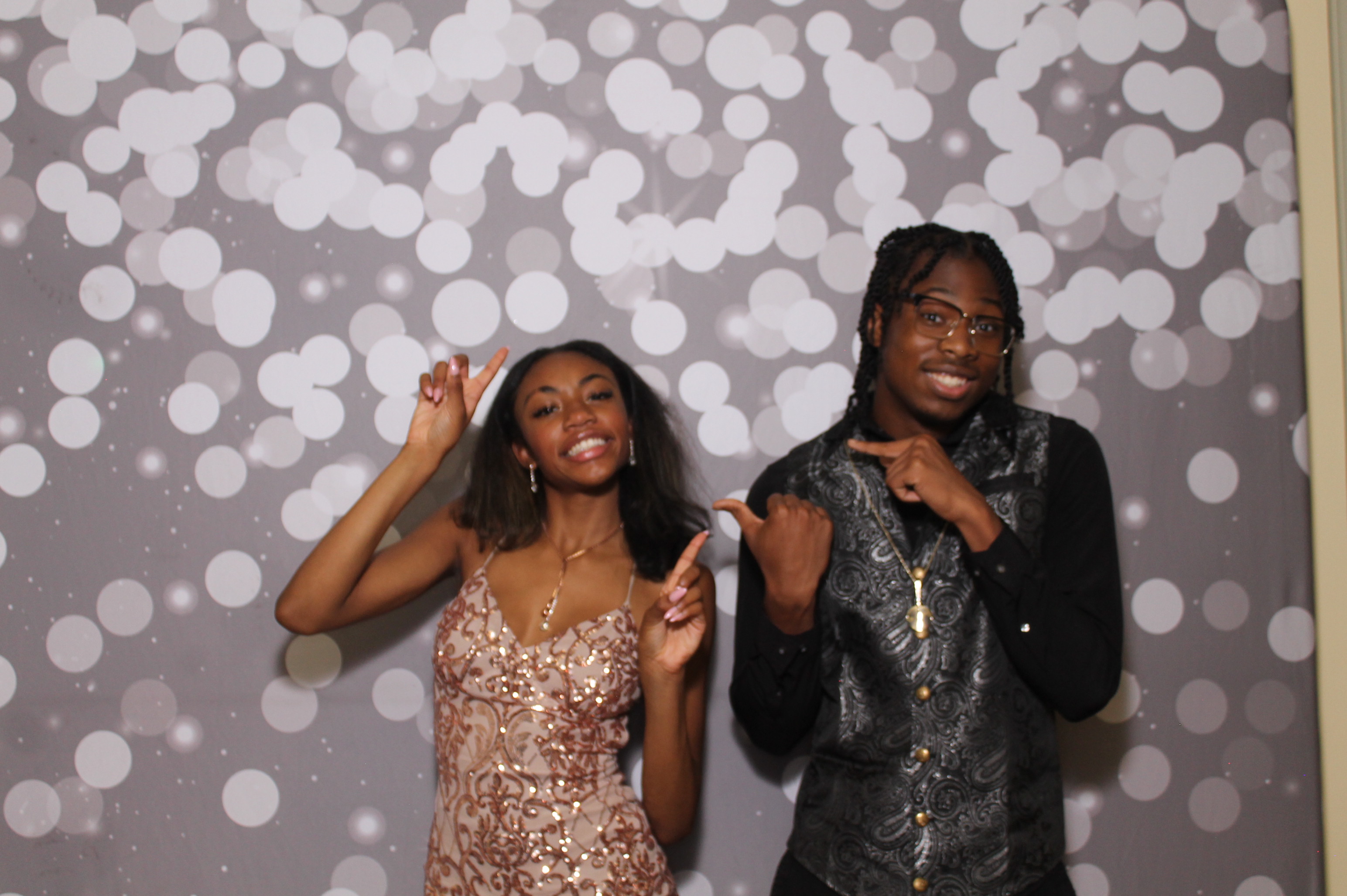 Walnut Hills Homecoming | View more photos from the event at gallery.photoboothcincy.com/u/PhotoBoothCincy/Walnut-Hills-Homecoming