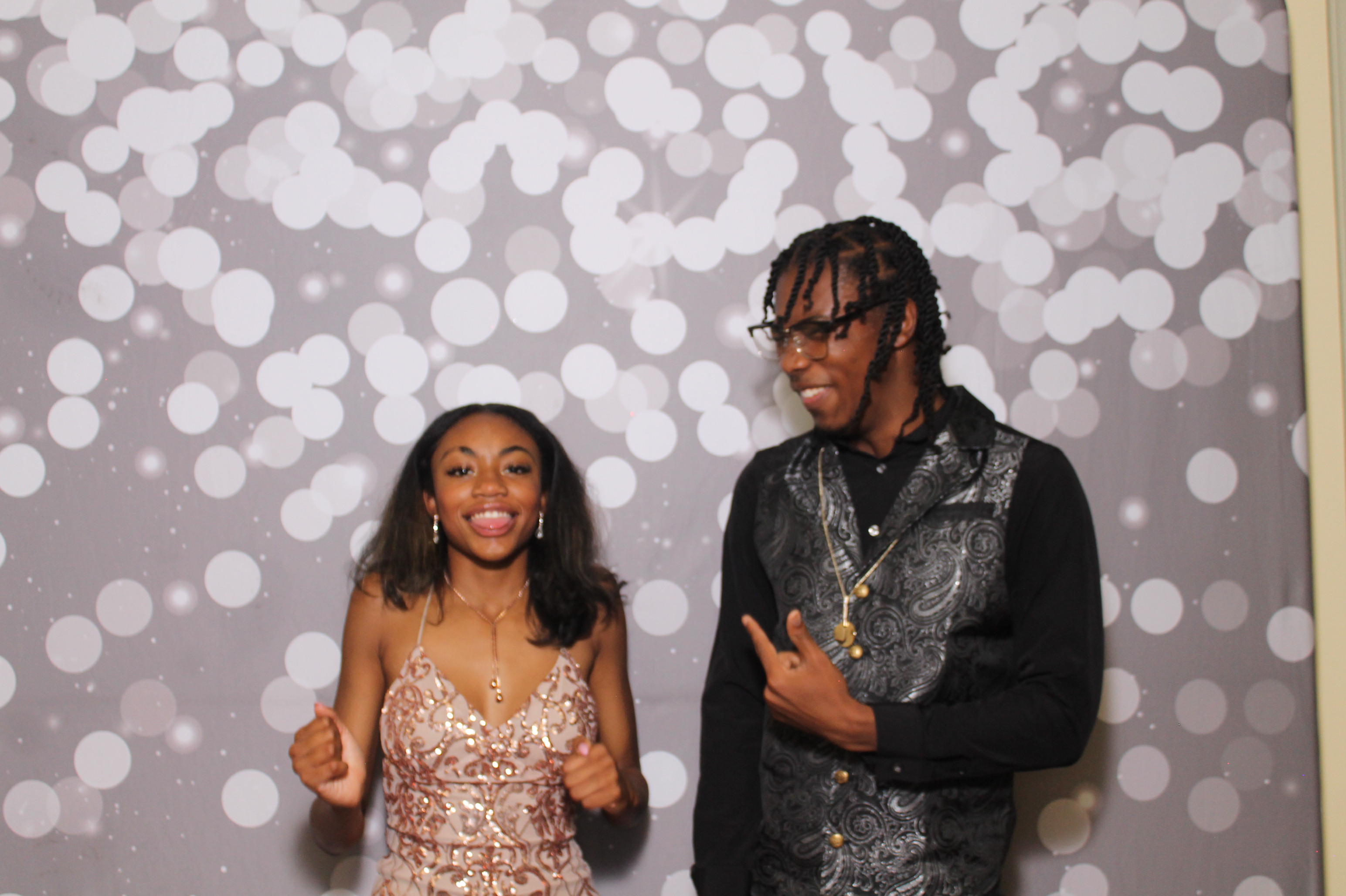 Walnut Hills Homecoming | View more photos from the event at gallery.photoboothcincy.com/u/PhotoBoothCincy/Walnut-Hills-Homecoming