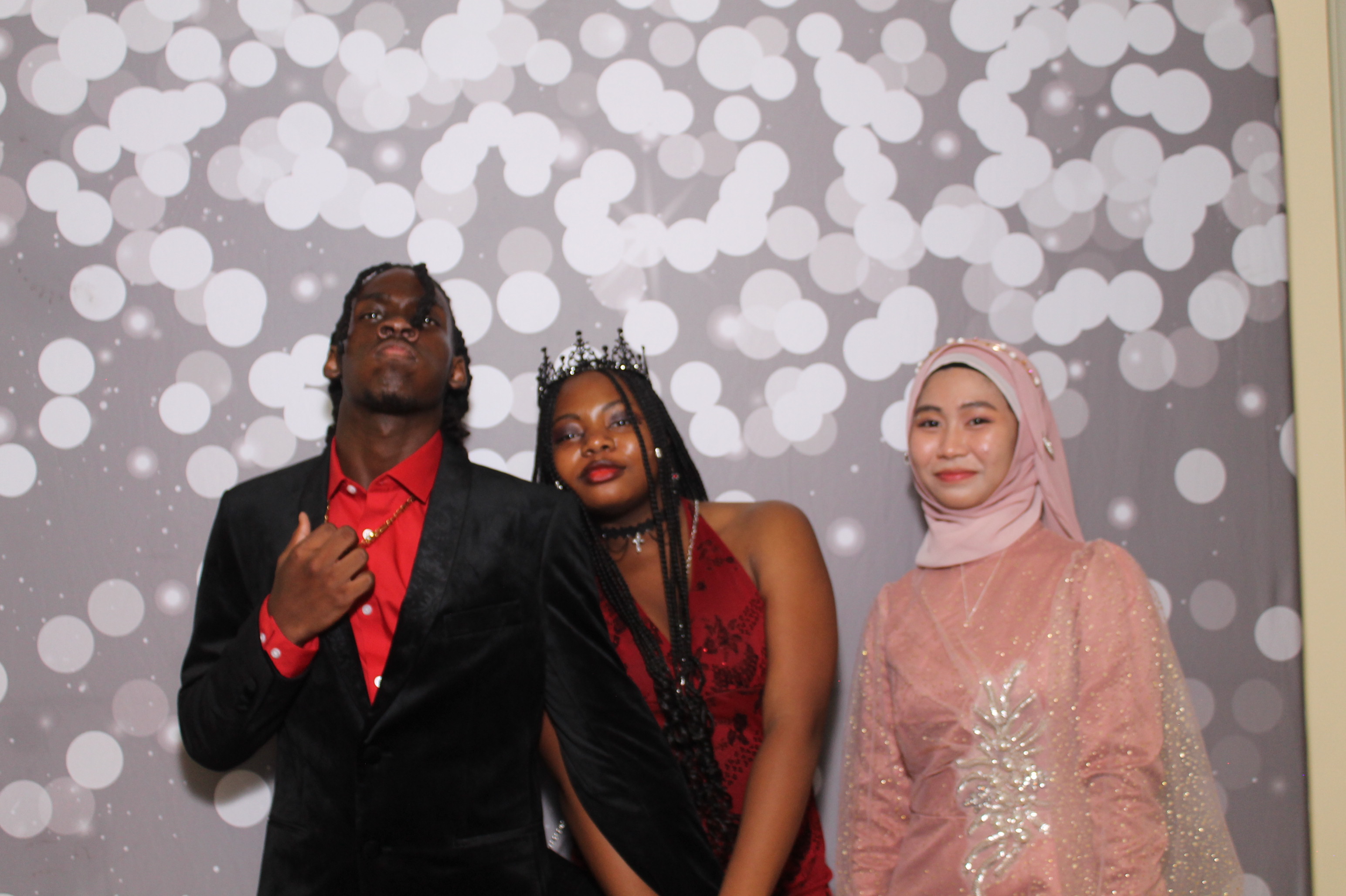 Walnut Hills Homecoming | View more photos from the event at gallery.photoboothcincy.com/u/PhotoBoothCincy/Walnut-Hills-Homecoming