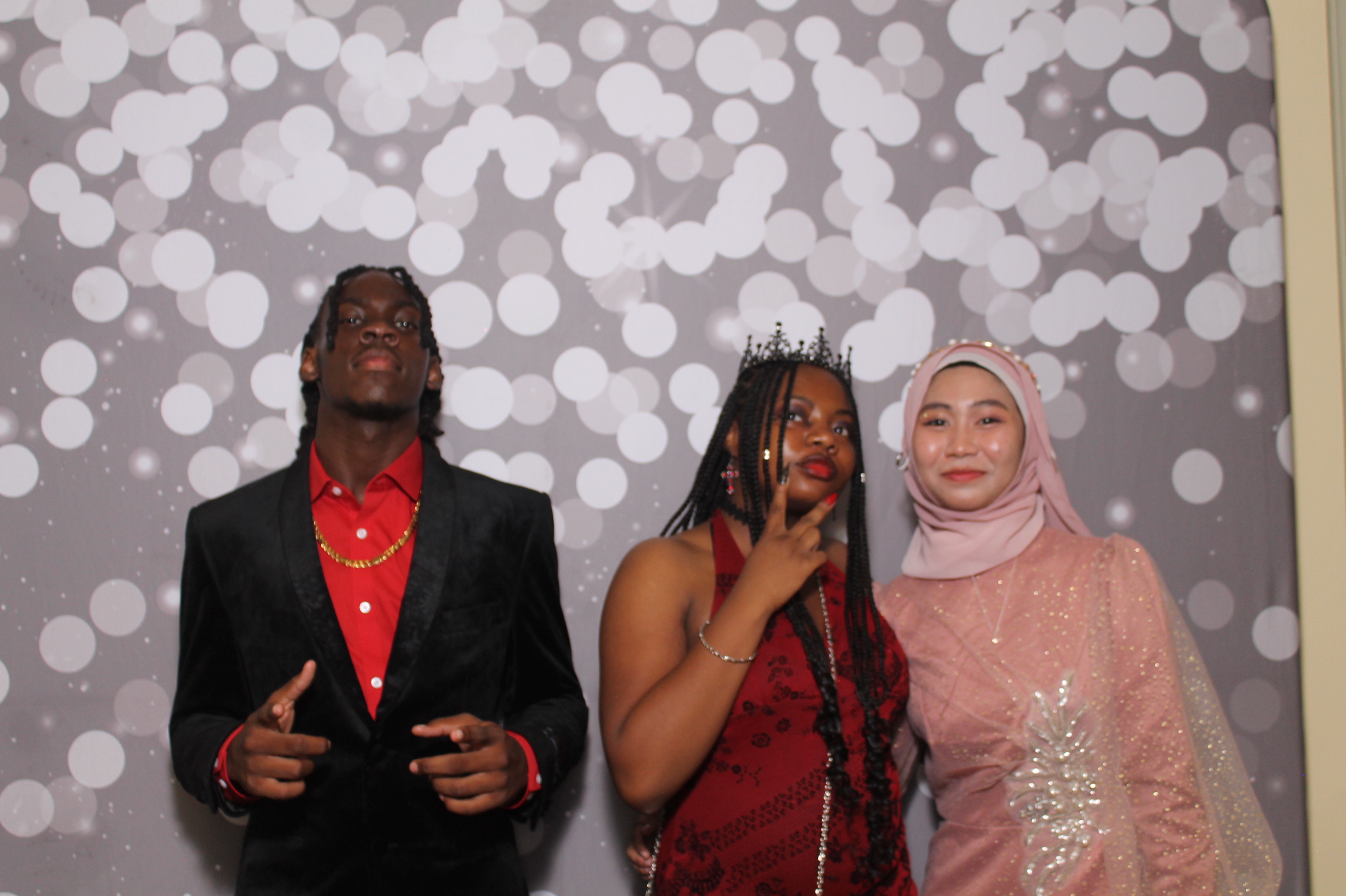 Walnut Hills Homecoming | View more photos from the event at gallery.photoboothcincy.com/u/PhotoBoothCincy/Walnut-Hills-Homecoming