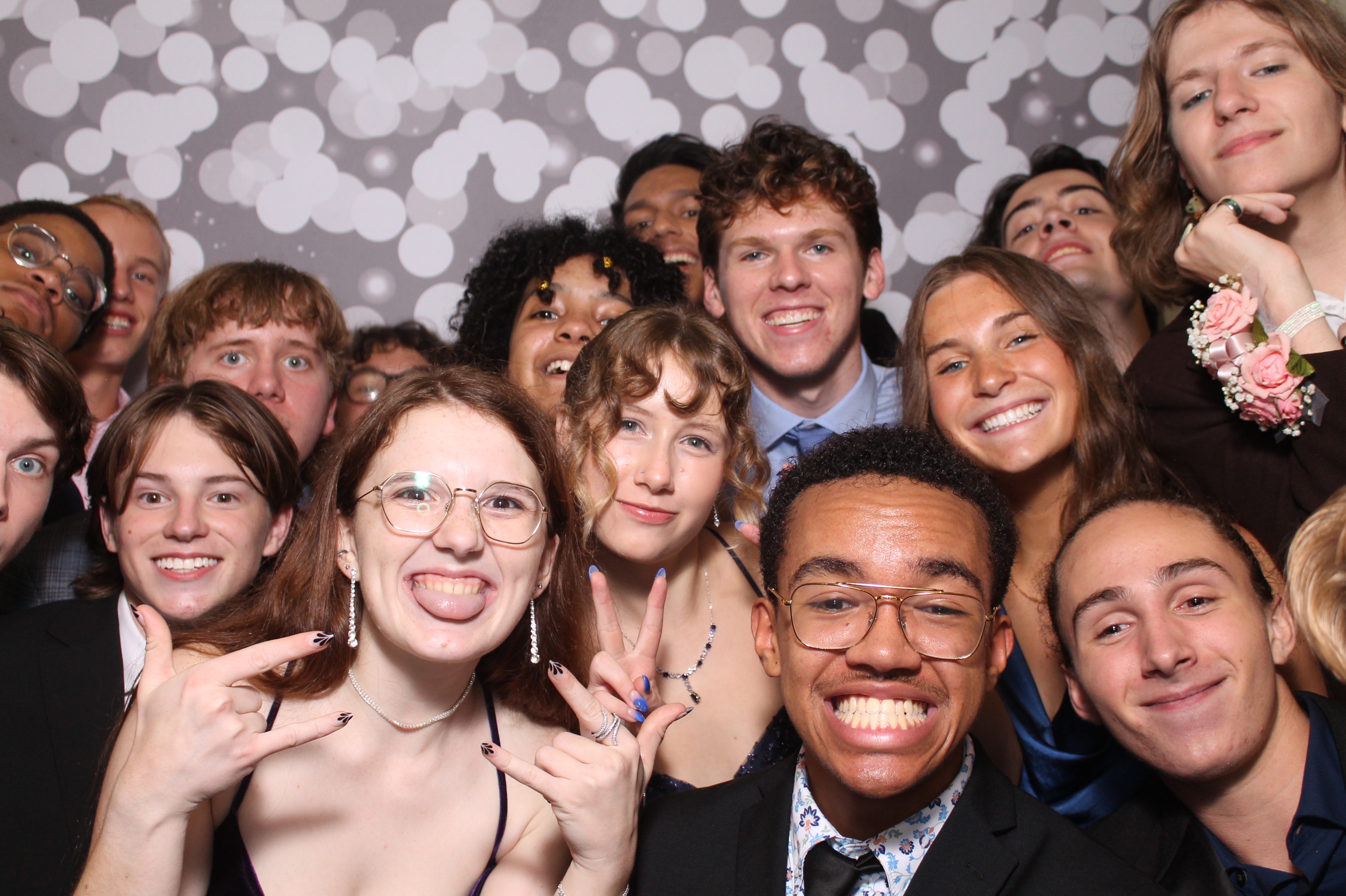 Walnut Hills Homecoming | View more photos from the event at gallery.photoboothcincy.com/u/PhotoBoothCincy/Walnut-Hills-Homecoming