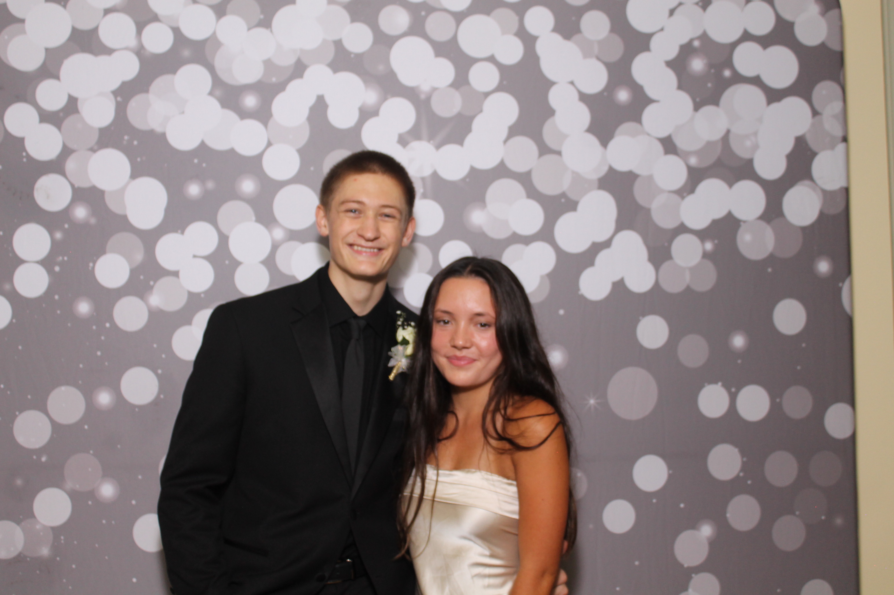 Walnut Hills Homecoming | View more photos from the event at gallery.photoboothcincy.com/u/PhotoBoothCincy/Walnut-Hills-Homecoming