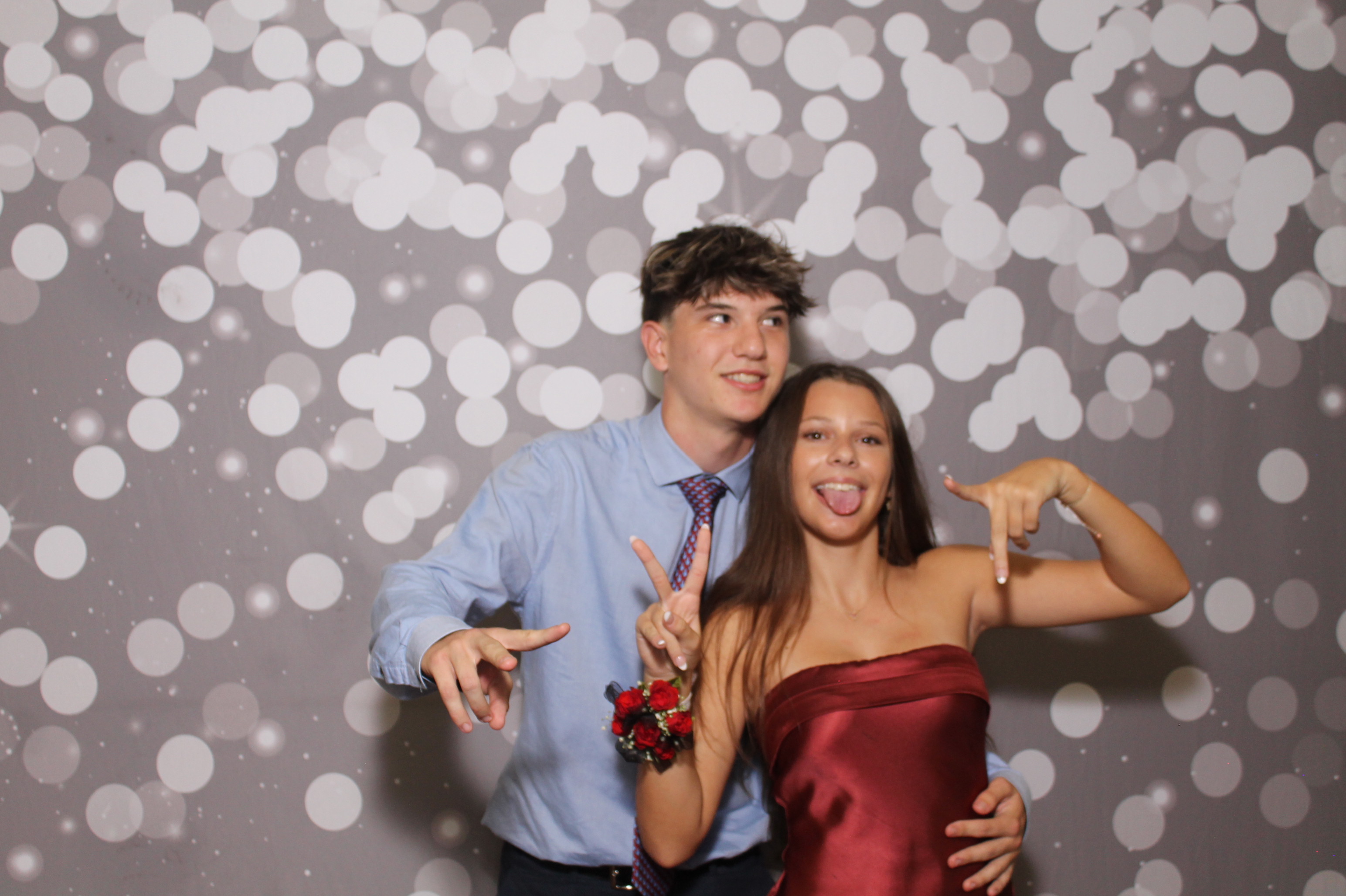 Walnut Hills Homecoming | View more photos from the event at gallery.photoboothcincy.com/u/PhotoBoothCincy/Walnut-Hills-Homecoming