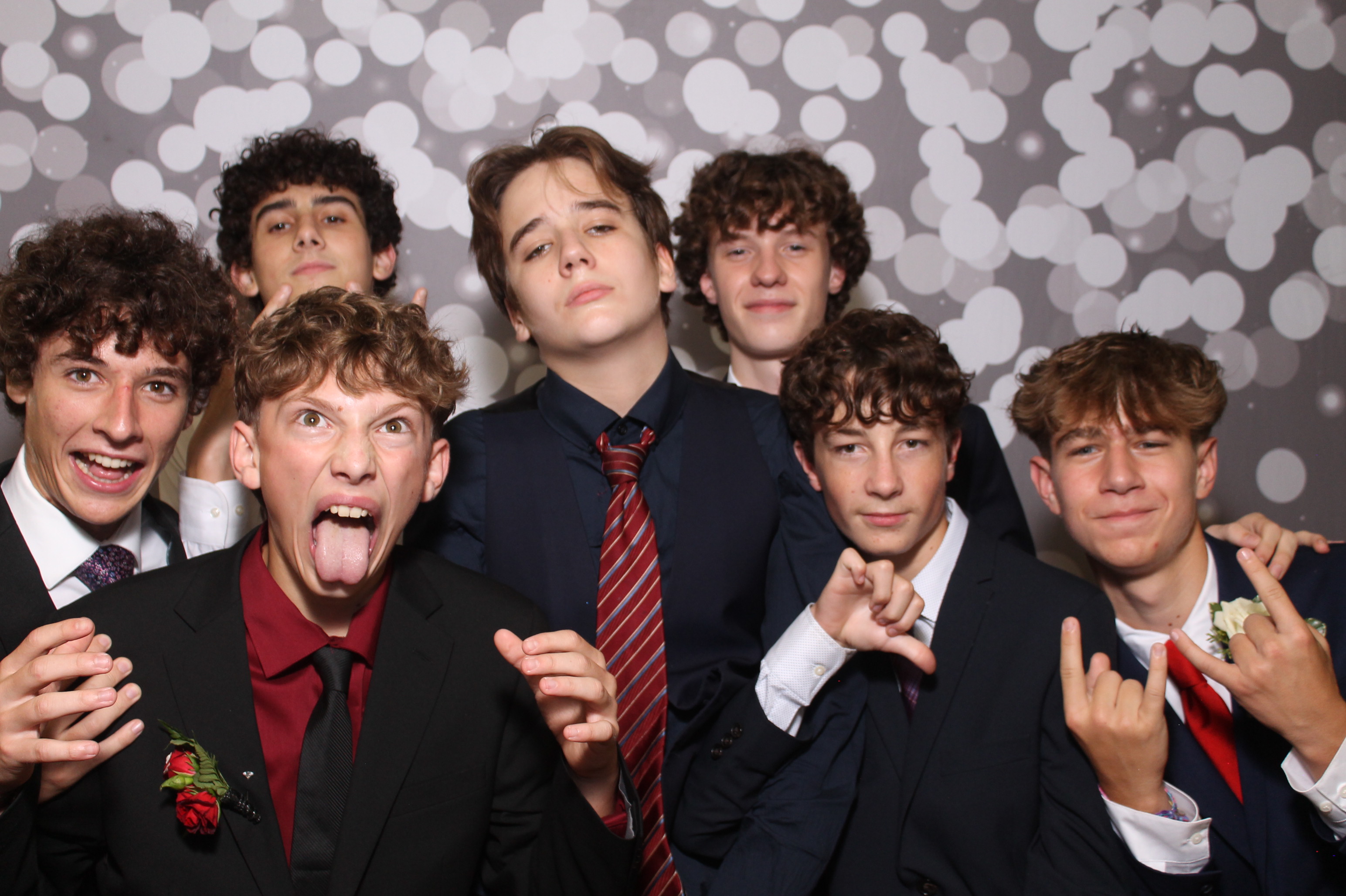 Walnut Hills Homecoming | View more photos from the event at gallery.photoboothcincy.com/u/PhotoBoothCincy/Walnut-Hills-Homecoming