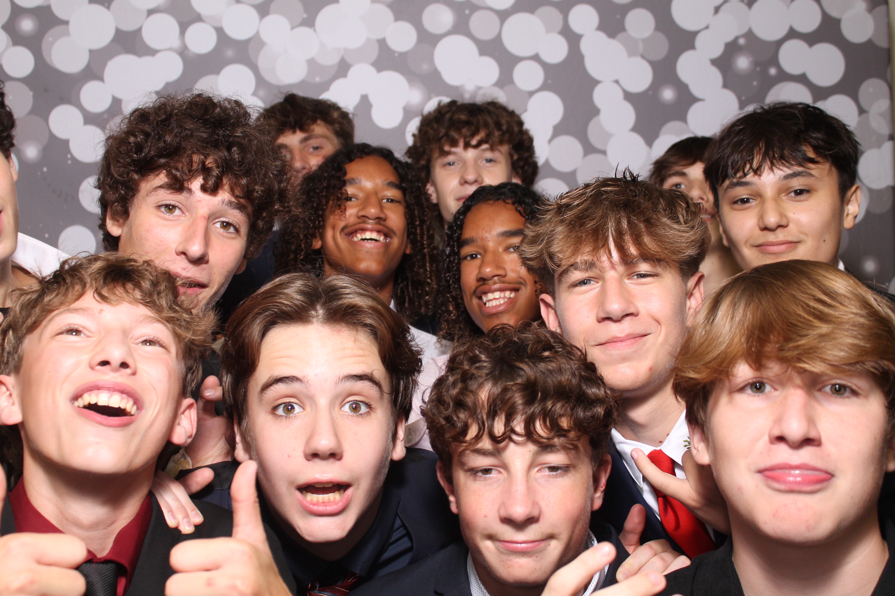 Walnut Hills Homecoming | View more photos from the event at gallery.photoboothcincy.com/u/PhotoBoothCincy/Walnut-Hills-Homecoming