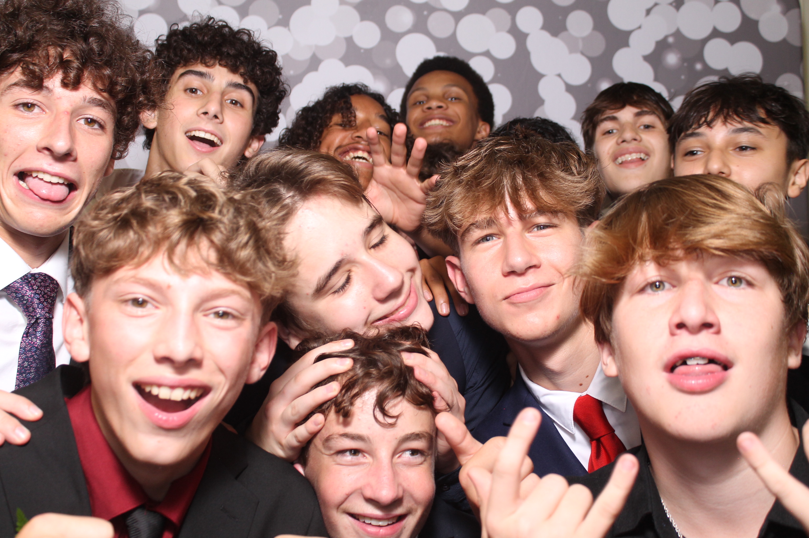 Walnut Hills Homecoming | View more photos from the event at gallery.photoboothcincy.com/u/PhotoBoothCincy/Walnut-Hills-Homecoming