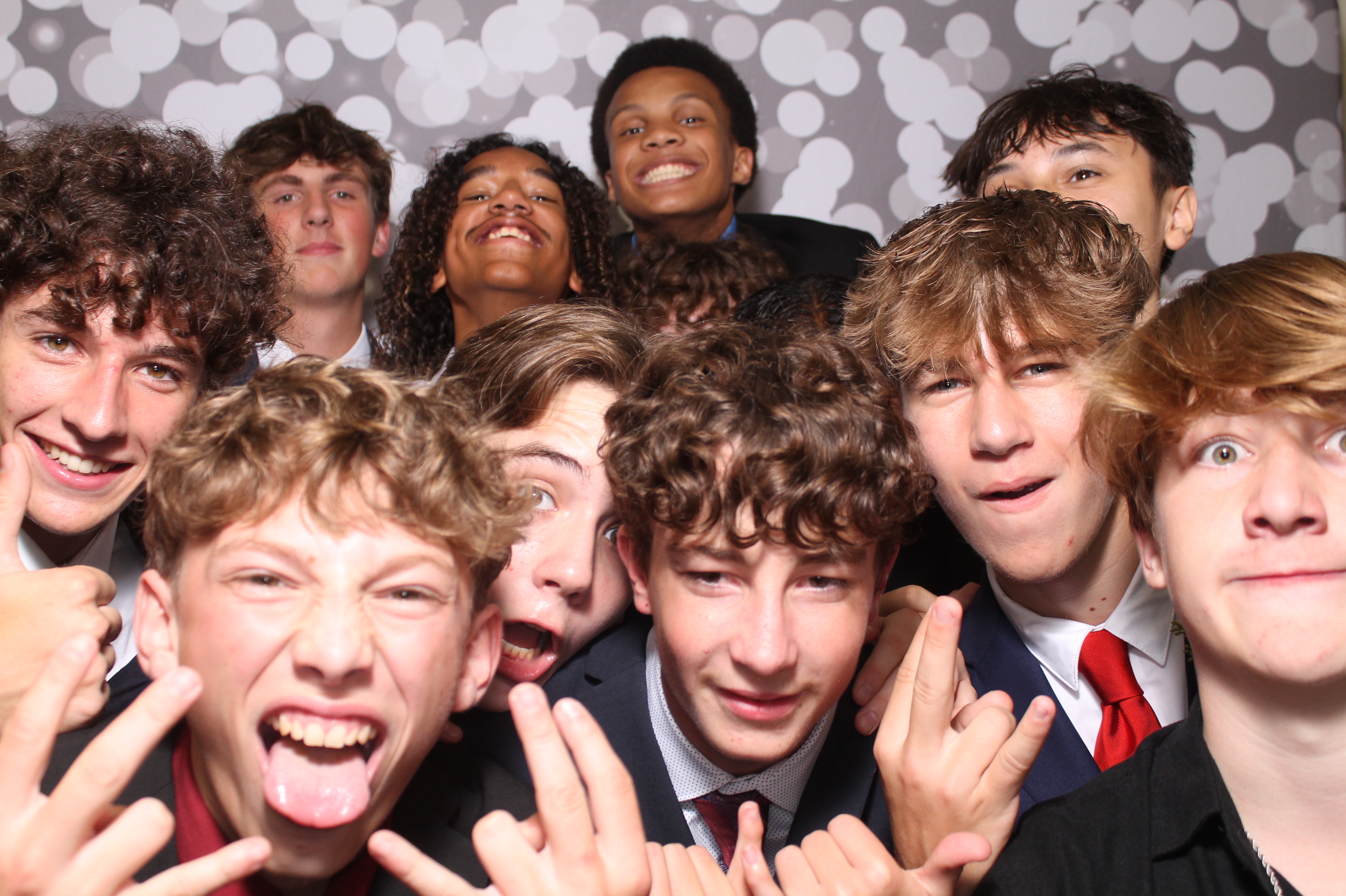 Walnut Hills Homecoming | View more photos from the event at gallery.photoboothcincy.com/u/PhotoBoothCincy/Walnut-Hills-Homecoming
