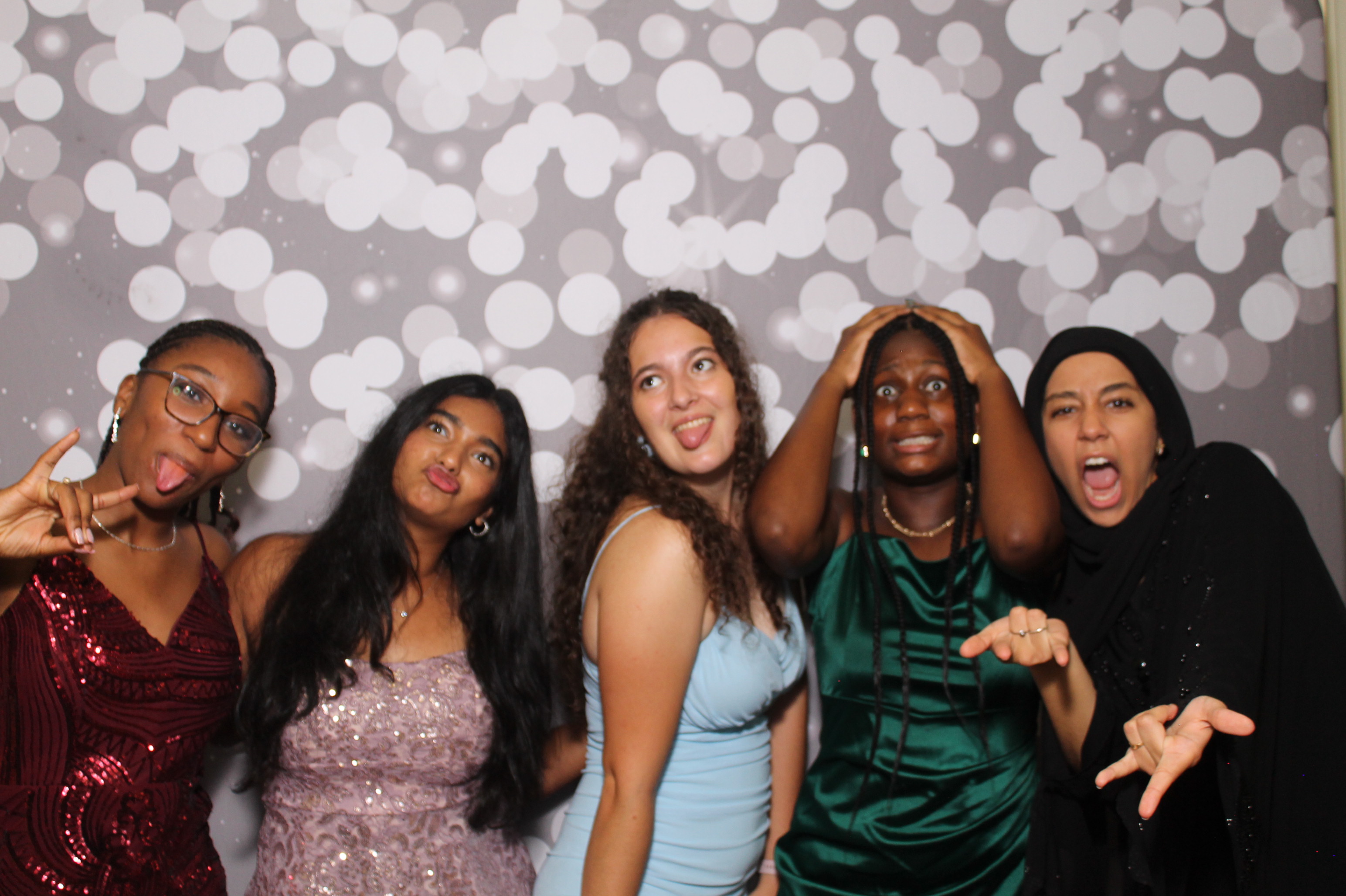 Walnut Hills Homecoming | View more photos from the event at gallery.photoboothcincy.com/u/PhotoBoothCincy/Walnut-Hills-Homecoming