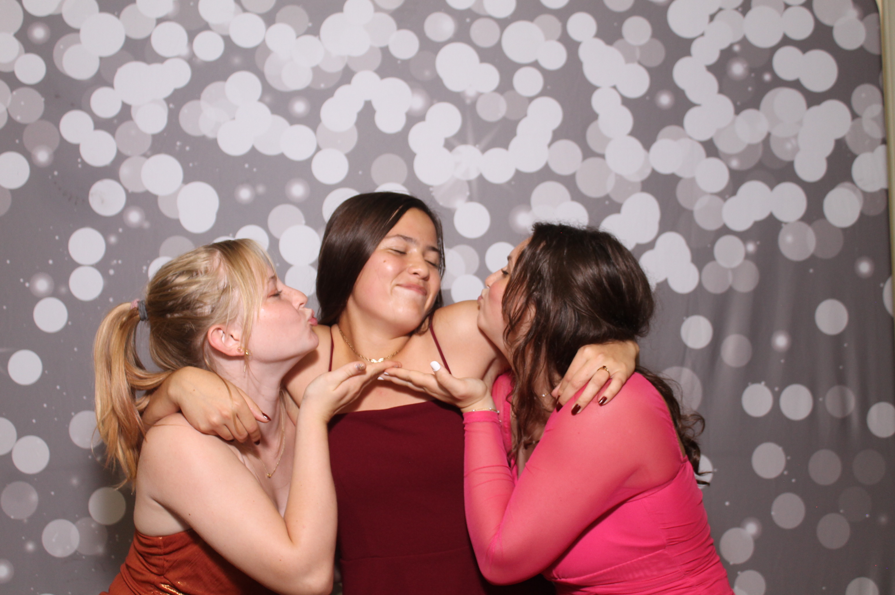 Walnut Hills Homecoming | View more photos from the event at gallery.photoboothcincy.com/u/PhotoBoothCincy/Walnut-Hills-Homecoming