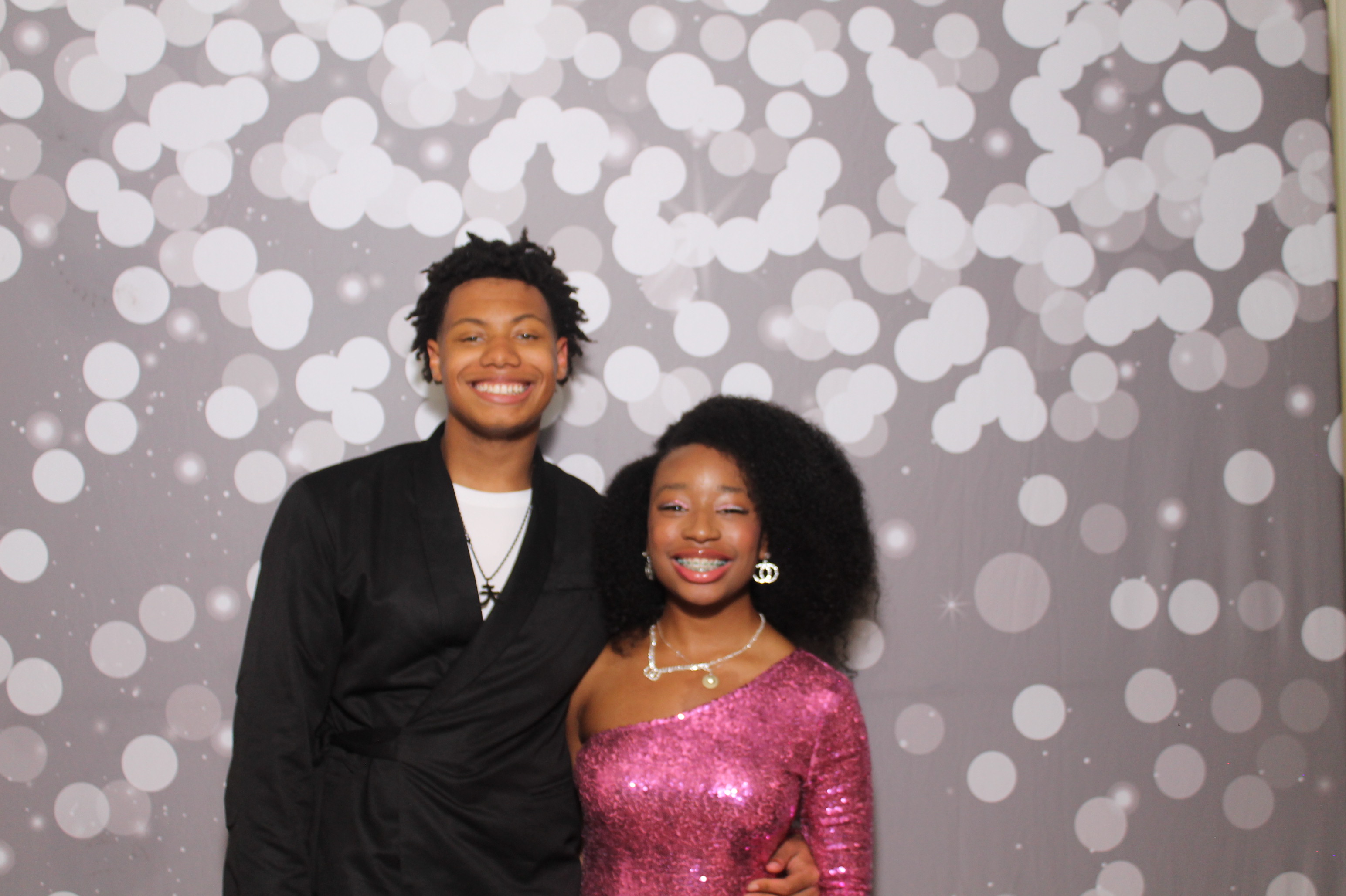 Walnut Hills Homecoming | View more photos from the event at gallery.photoboothcincy.com/u/PhotoBoothCincy/Walnut-Hills-Homecoming