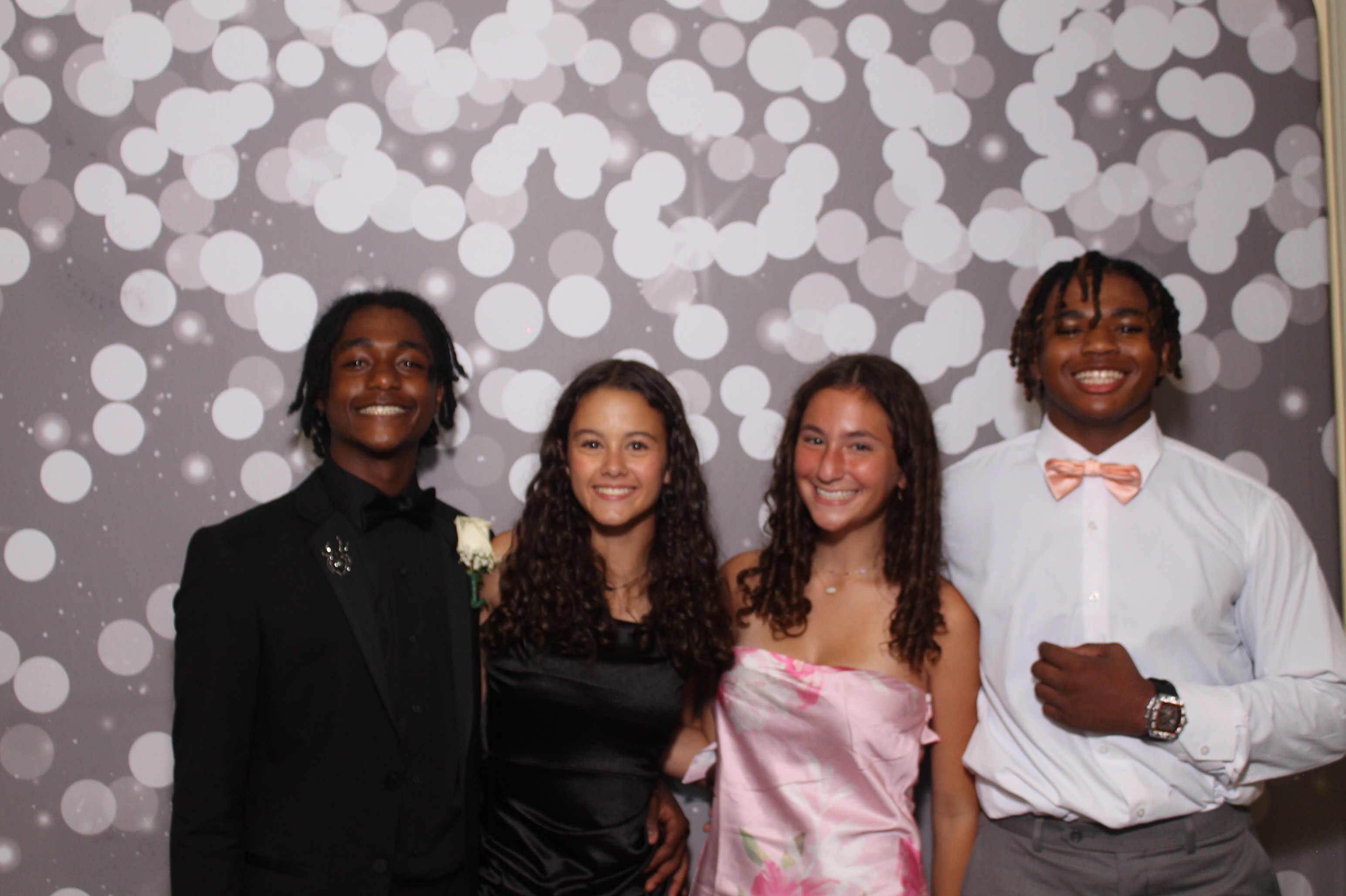 Walnut Hills Homecoming | View more photos from the event at gallery.photoboothcincy.com/u/PhotoBoothCincy/Walnut-Hills-Homecoming
