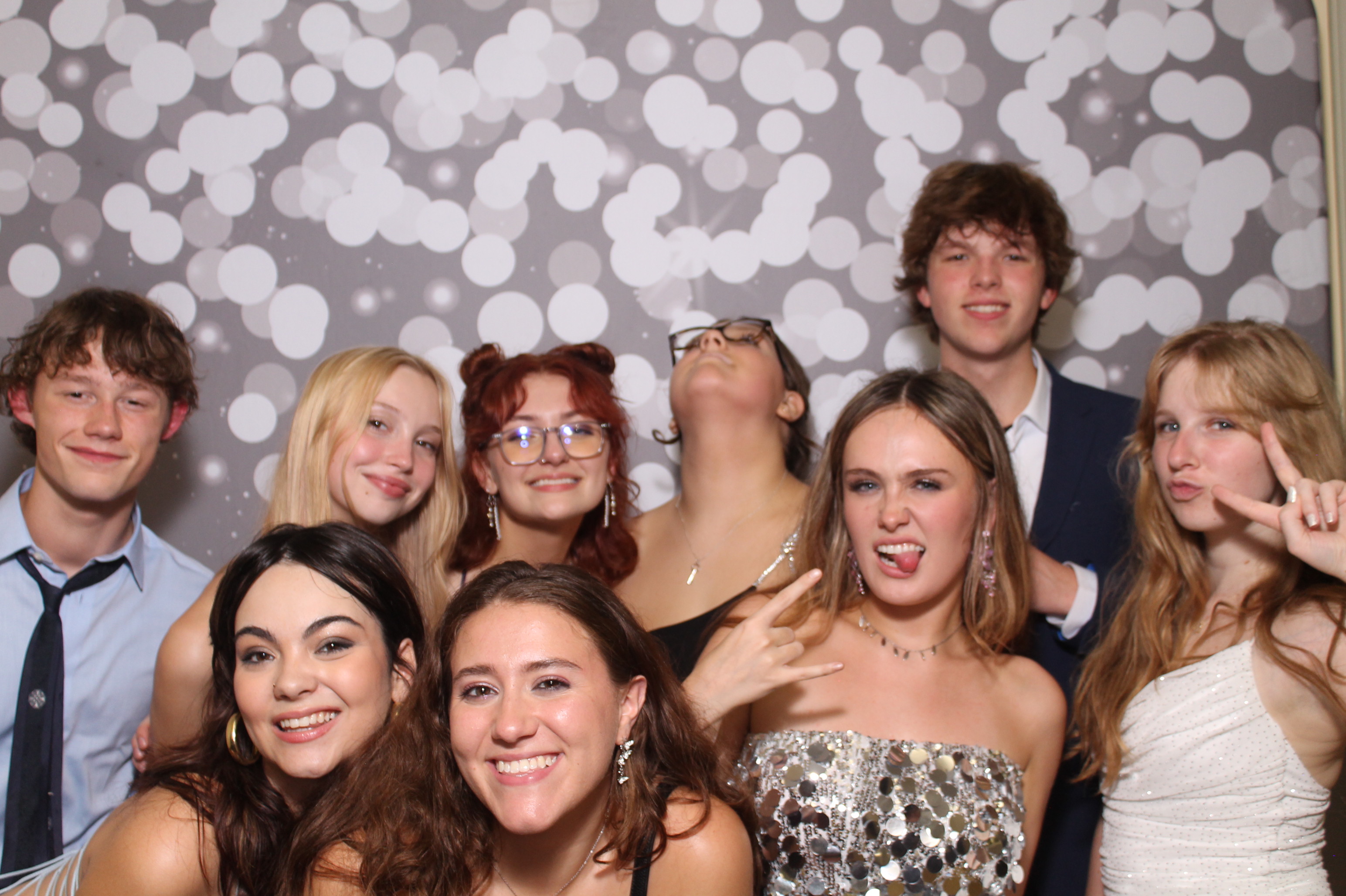 Walnut Hills Homecoming | View more photos from the event at gallery.photoboothcincy.com/u/PhotoBoothCincy/Walnut-Hills-Homecoming