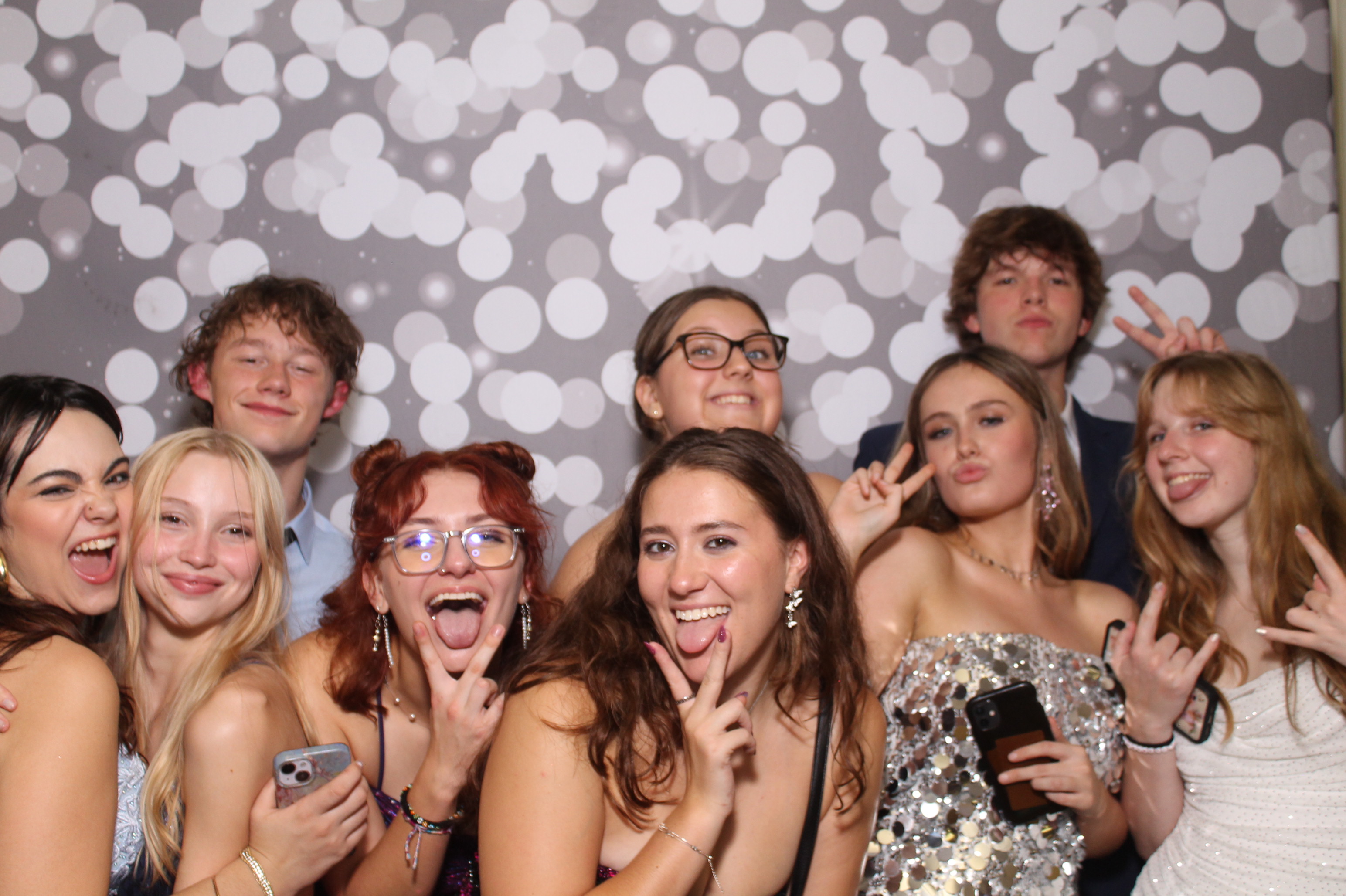 Walnut Hills Homecoming | View more photos from the event at gallery.photoboothcincy.com/u/PhotoBoothCincy/Walnut-Hills-Homecoming