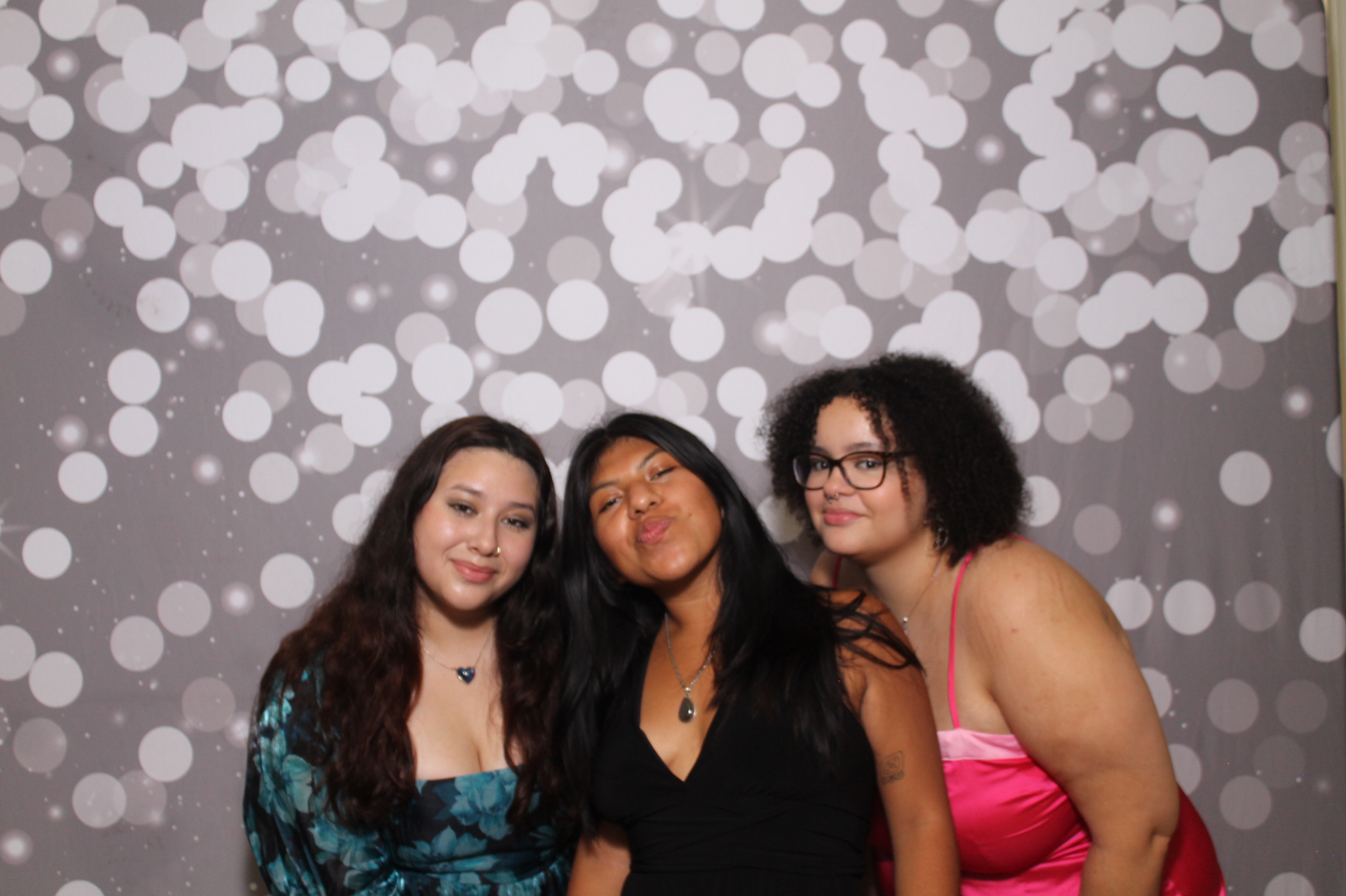 Walnut Hills Homecoming | View more photos from the event at gallery.photoboothcincy.com/u/PhotoBoothCincy/Walnut-Hills-Homecoming