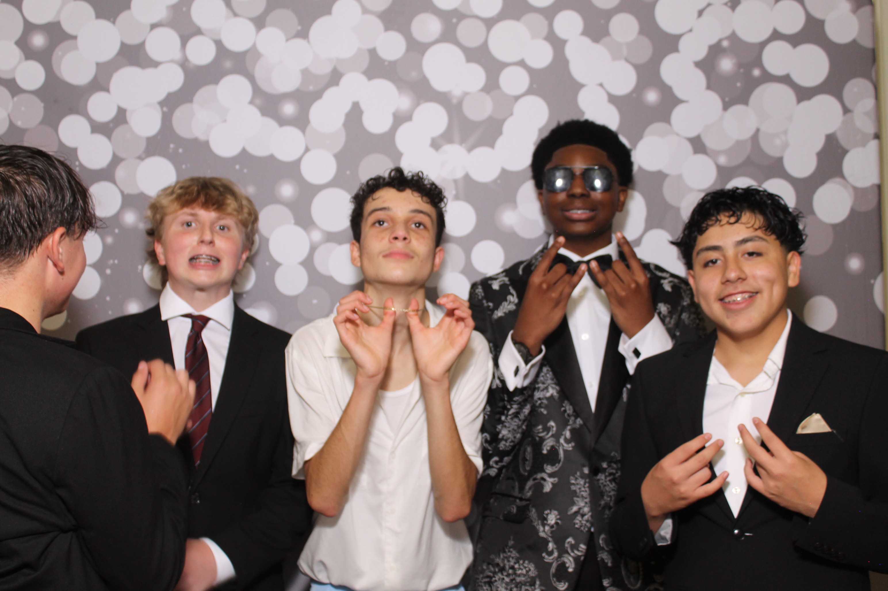 Walnut Hills Homecoming | View more photos from the event at gallery.photoboothcincy.com/u/PhotoBoothCincy/Walnut-Hills-Homecoming