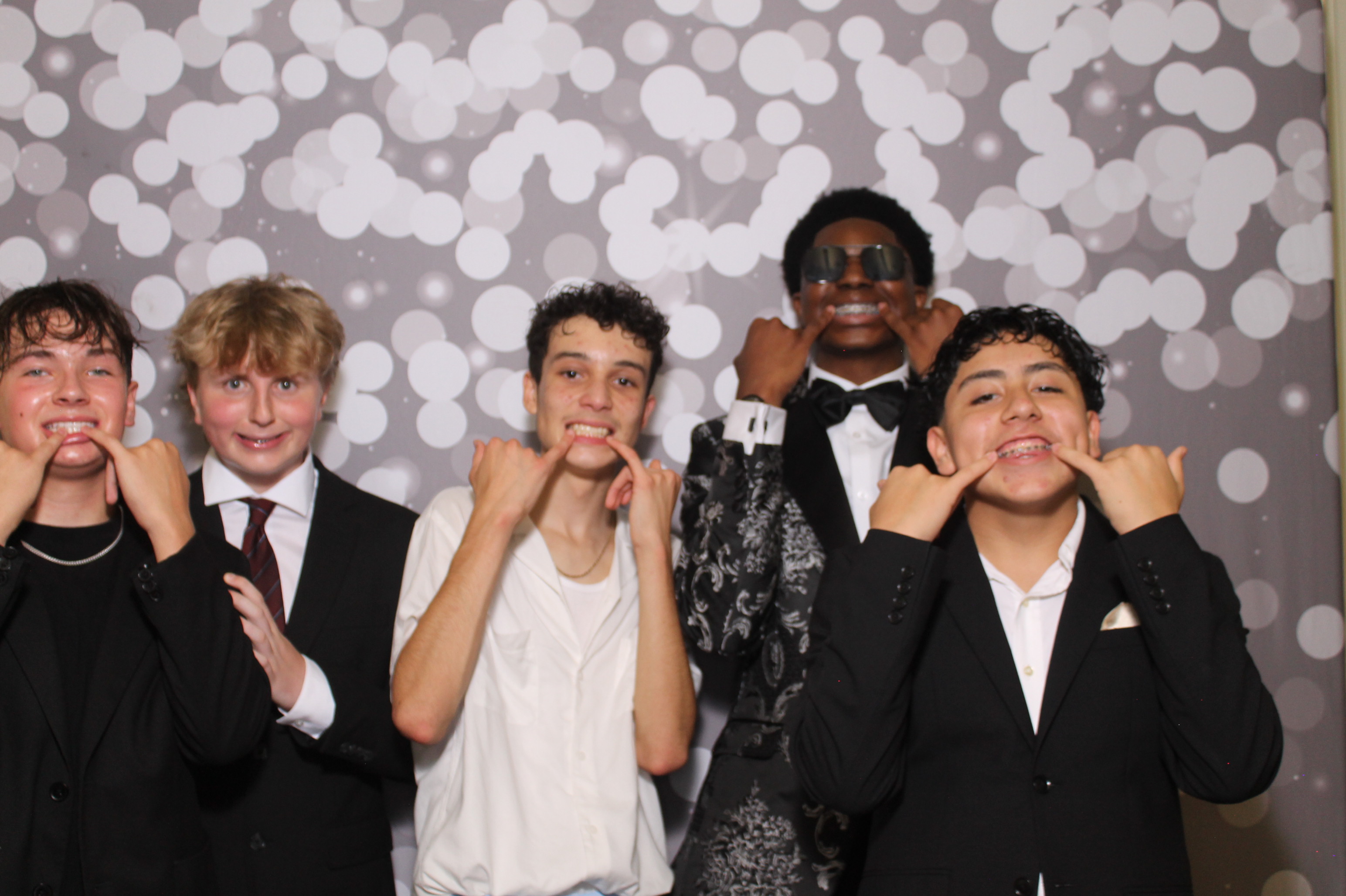 Walnut Hills Homecoming | View more photos from the event at gallery.photoboothcincy.com/u/PhotoBoothCincy/Walnut-Hills-Homecoming