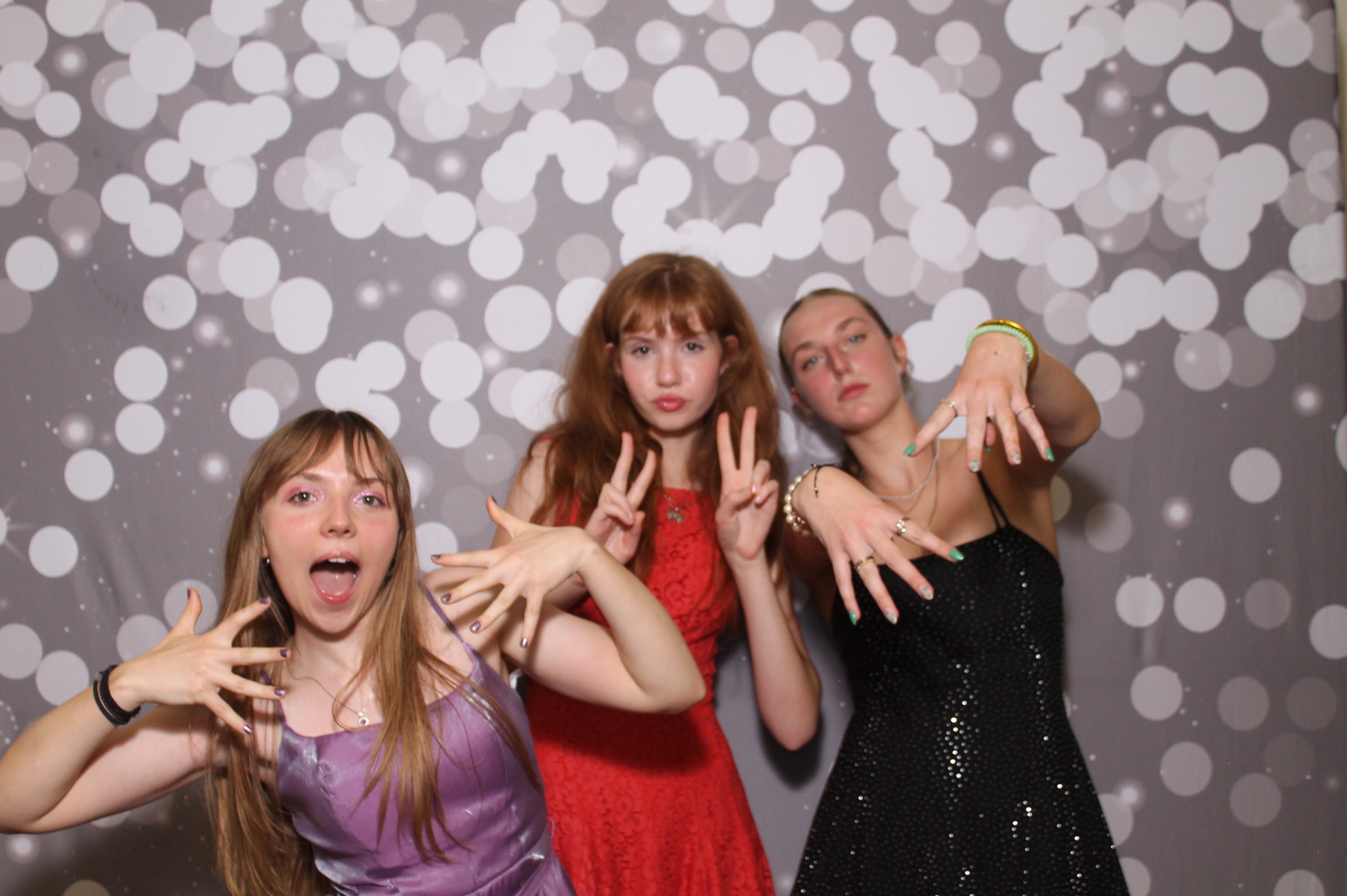 Walnut Hills Homecoming | View more photos from the event at gallery.photoboothcincy.com/u/PhotoBoothCincy/Walnut-Hills-Homecoming