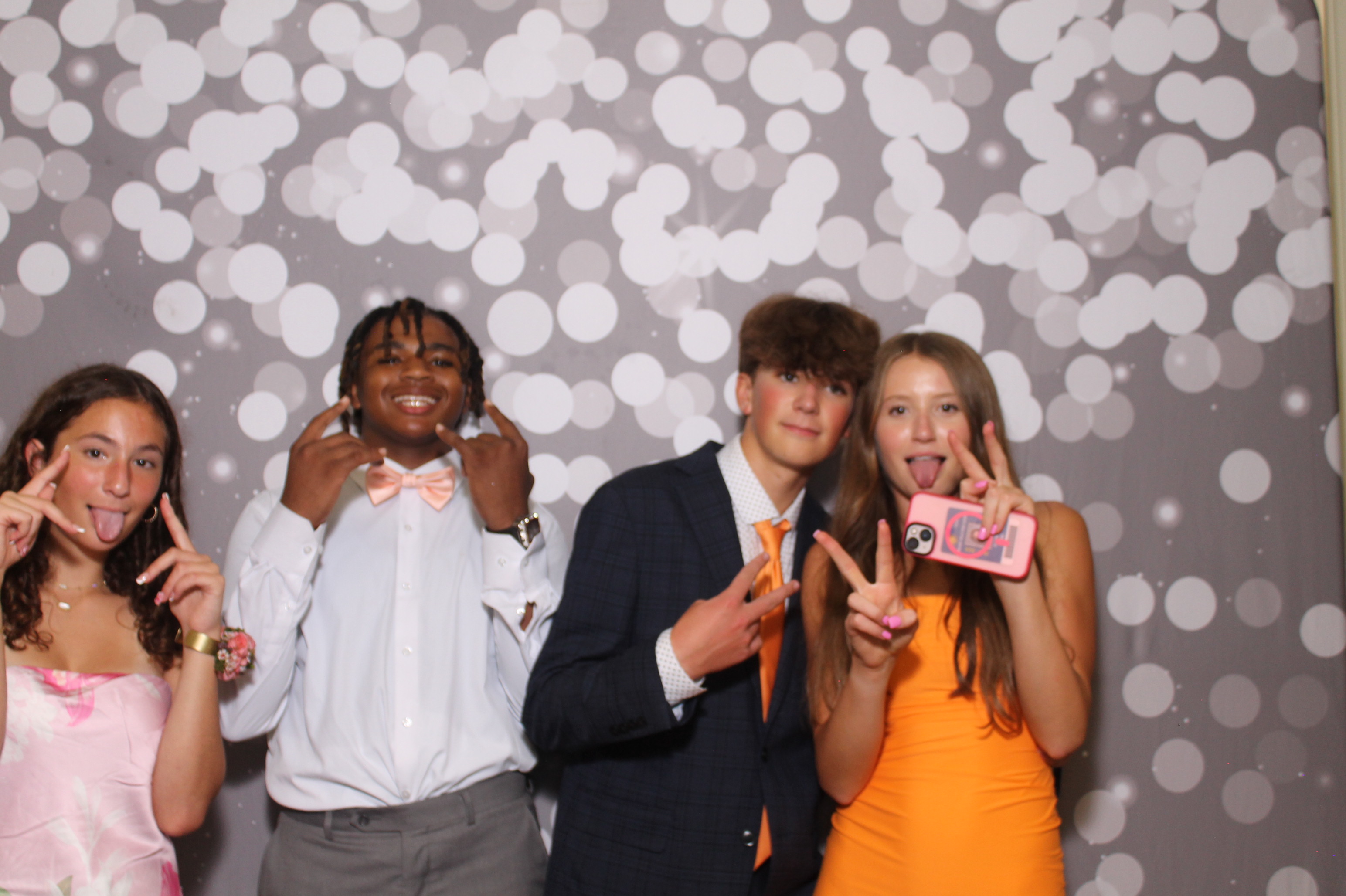 Walnut Hills Homecoming | View more photos from the event at gallery.photoboothcincy.com/u/PhotoBoothCincy/Walnut-Hills-Homecoming