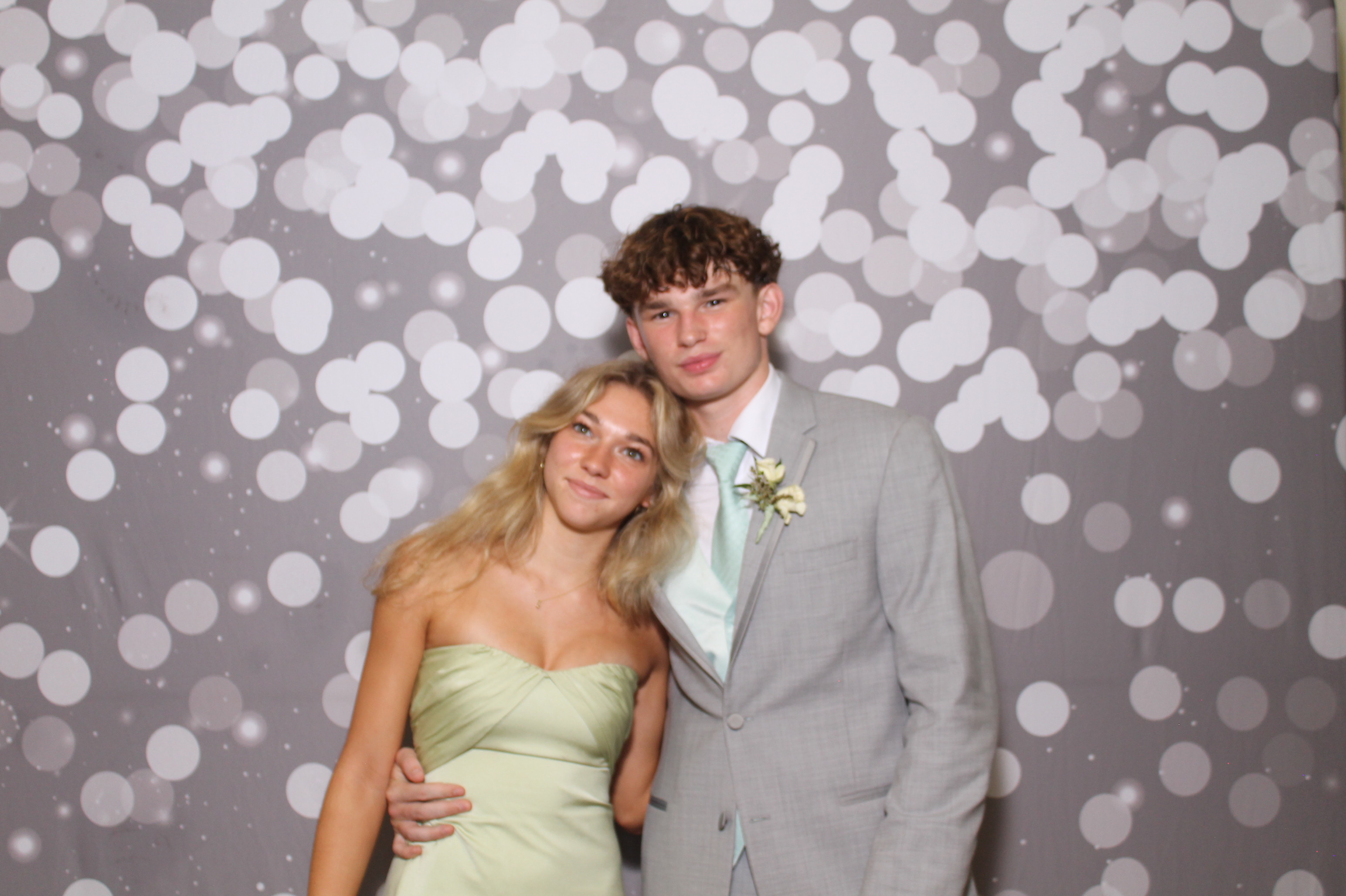 Walnut Hills Homecoming | View more photos from the event at gallery.photoboothcincy.com/u/PhotoBoothCincy/Walnut-Hills-Homecoming