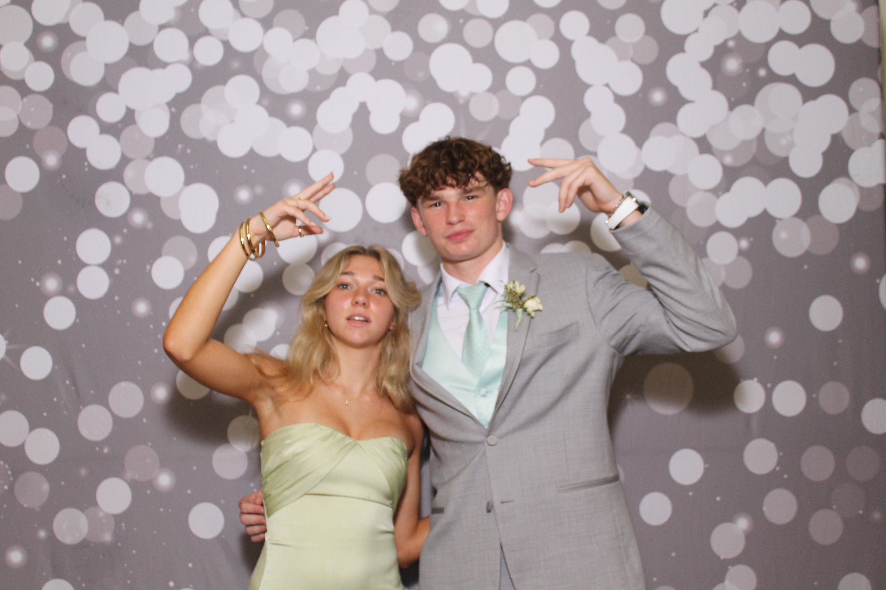 Walnut Hills Homecoming | View more photos from the event at gallery.photoboothcincy.com/u/PhotoBoothCincy/Walnut-Hills-Homecoming