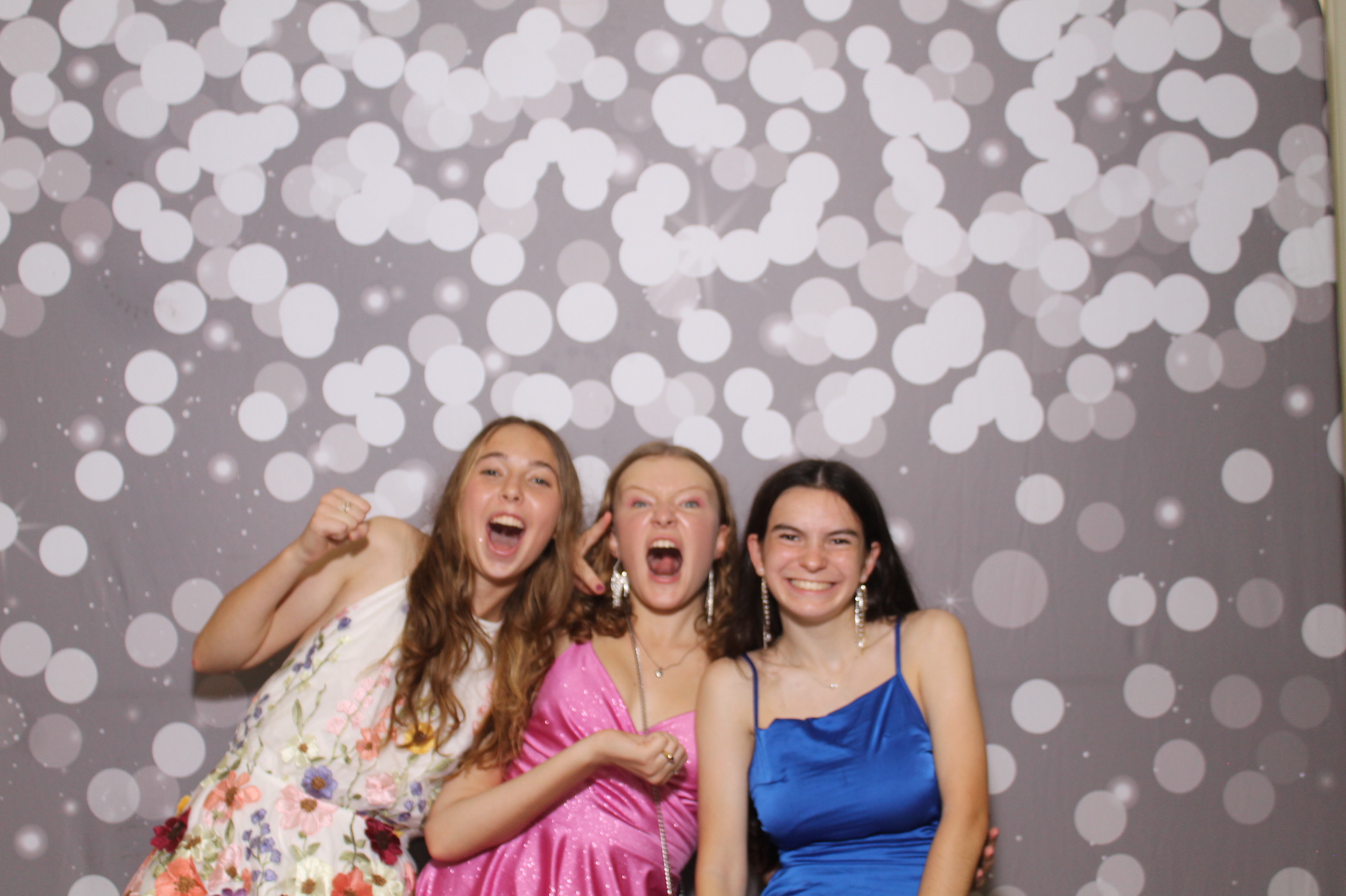 Walnut Hills Homecoming | View more photos from the event at gallery.photoboothcincy.com/u/PhotoBoothCincy/Walnut-Hills-Homecoming