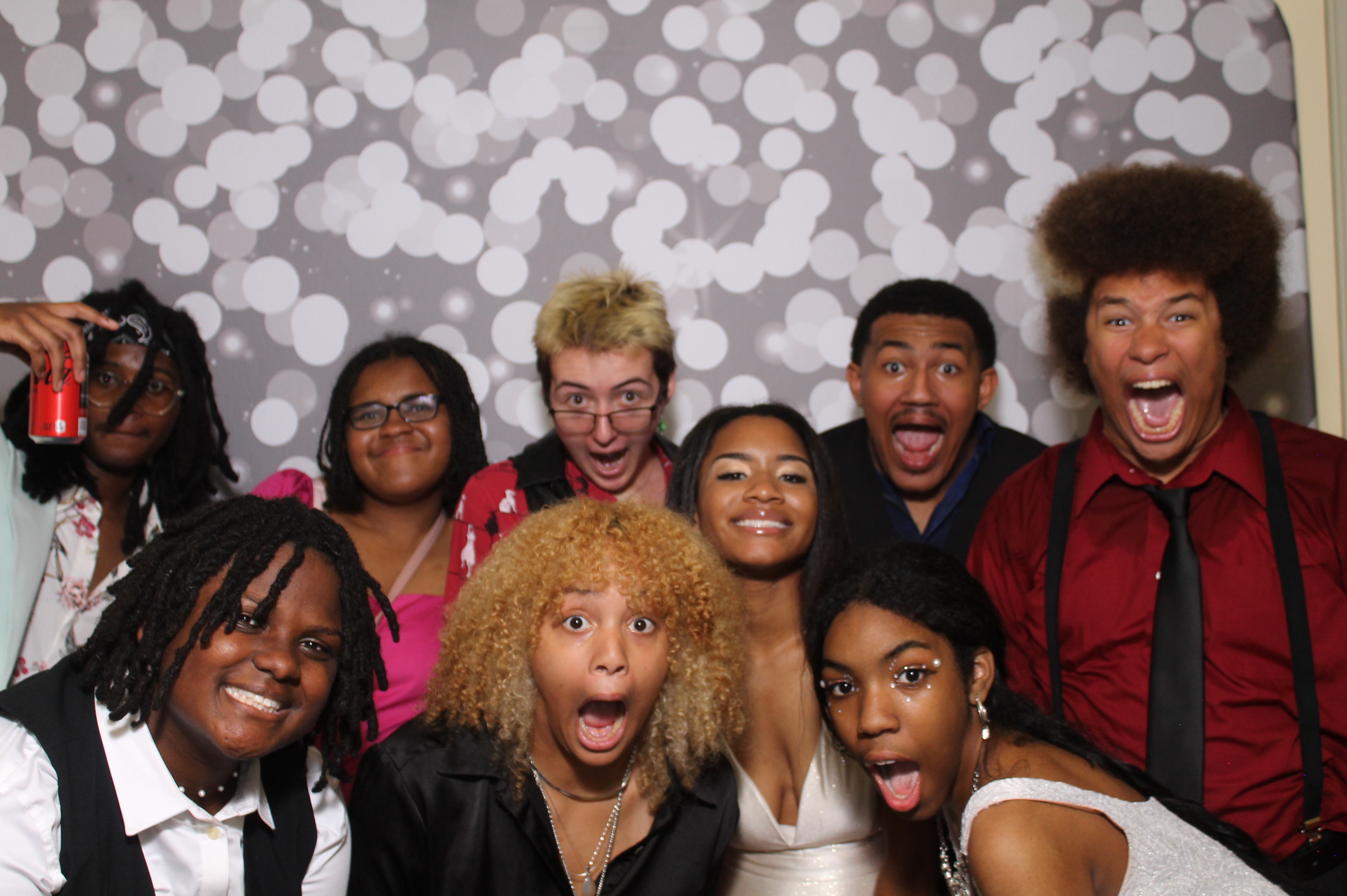 Walnut Hills Homecoming | View more photos from the event at gallery.photoboothcincy.com/u/PhotoBoothCincy/Walnut-Hills-Homecoming