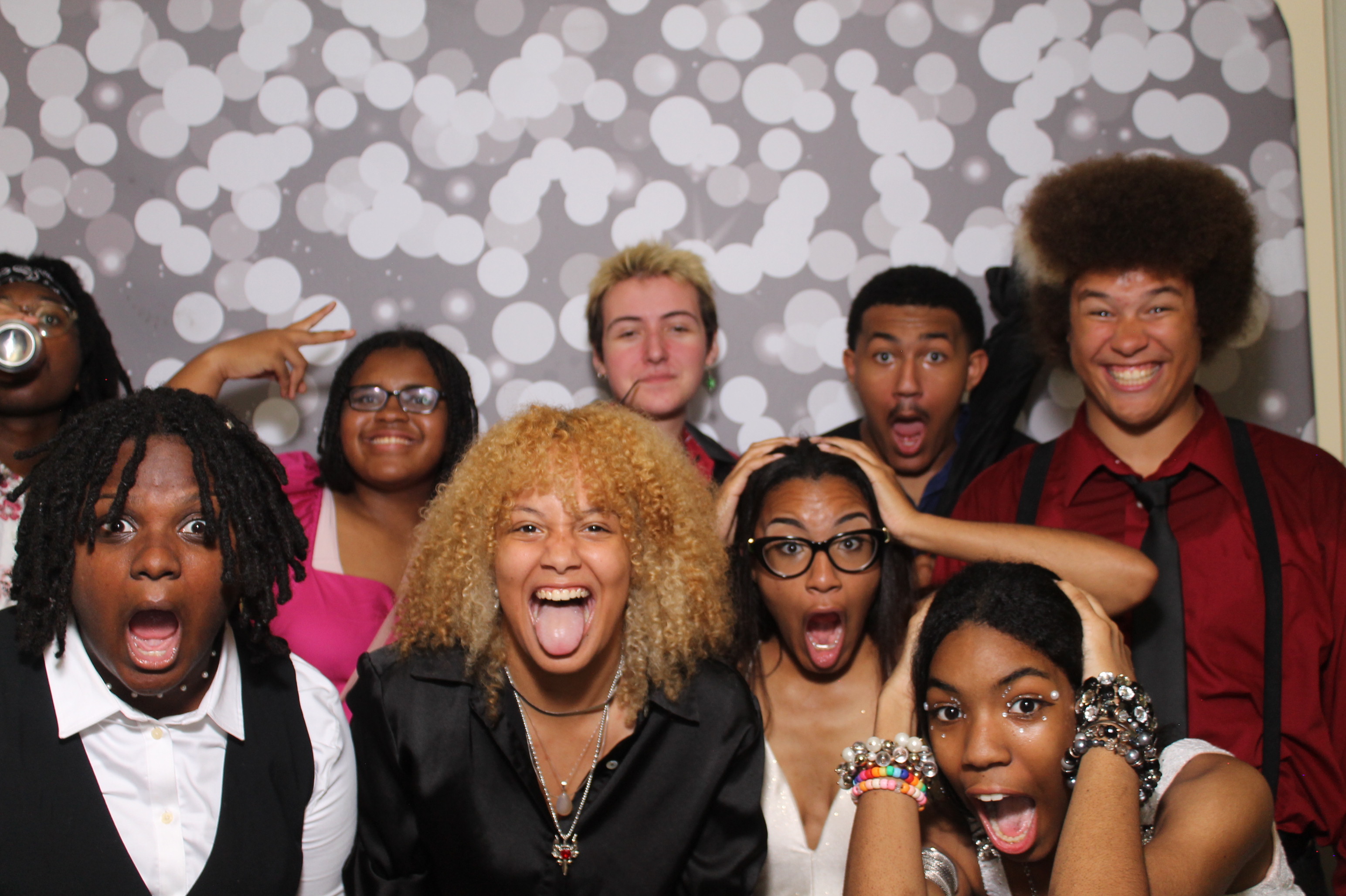 Walnut Hills Homecoming | View more photos from the event at gallery.photoboothcincy.com/u/PhotoBoothCincy/Walnut-Hills-Homecoming
