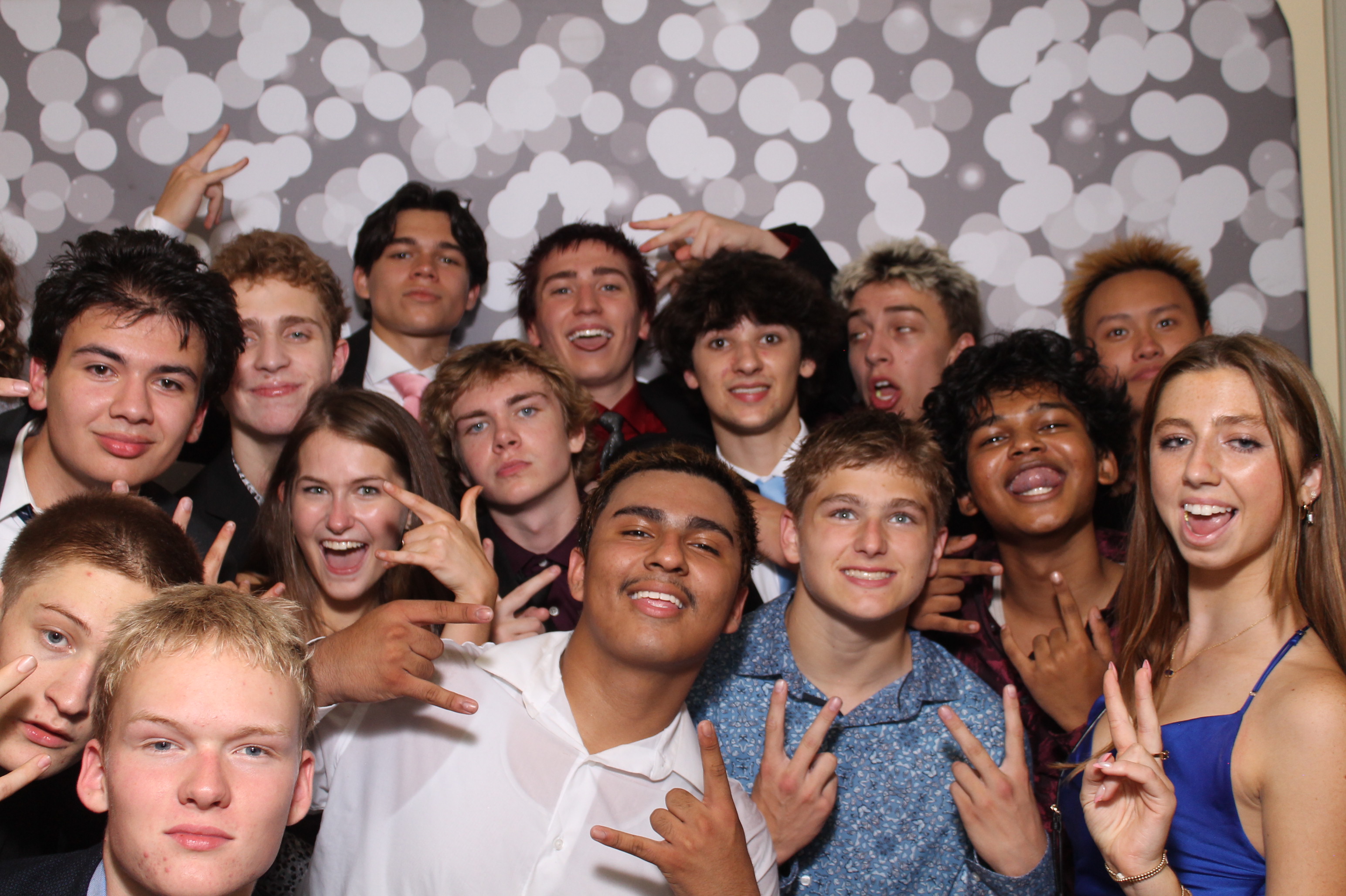 Walnut Hills Homecoming | View more photos from the event at gallery.photoboothcincy.com/u/PhotoBoothCincy/Walnut-Hills-Homecoming