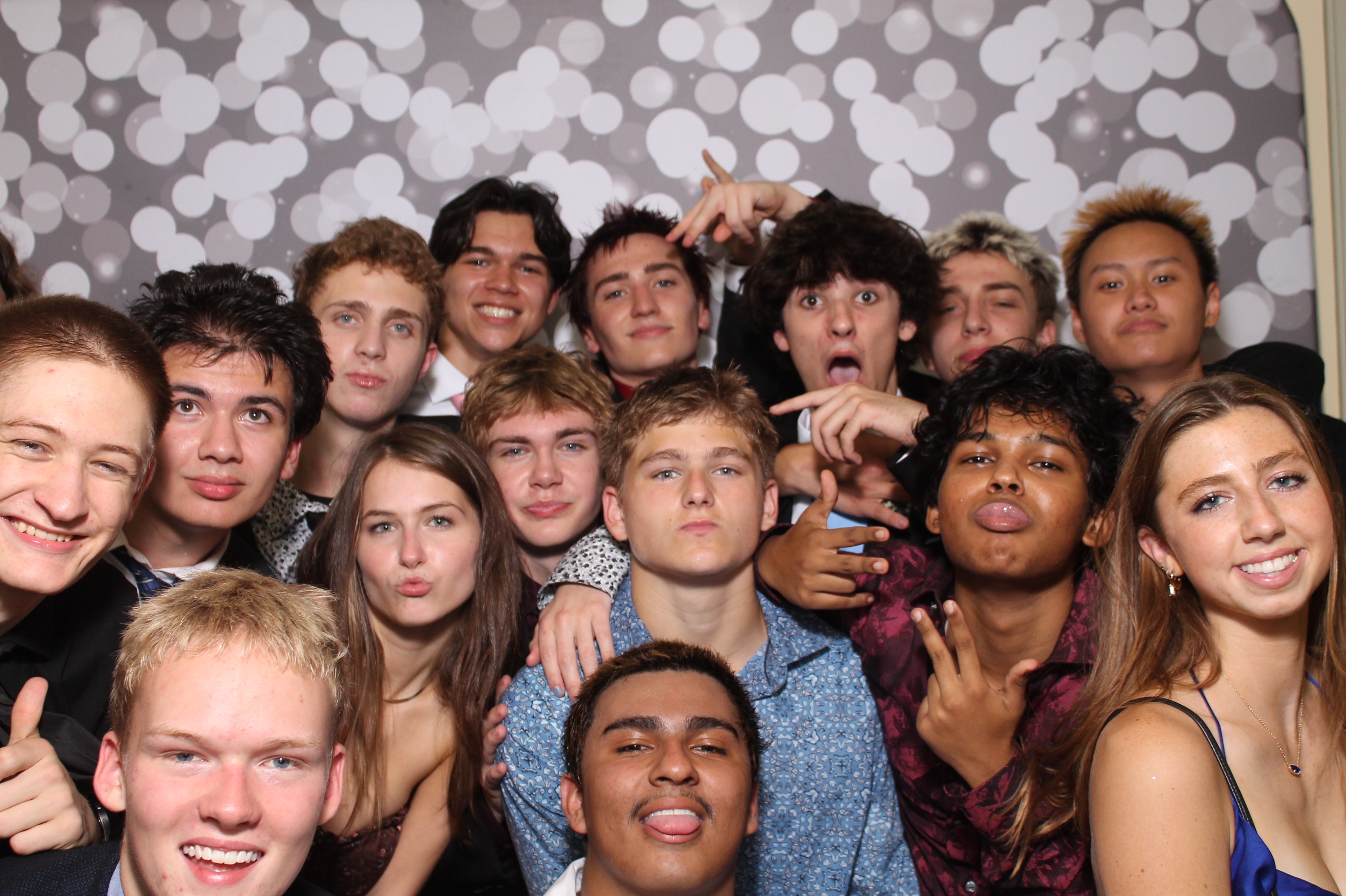 Walnut Hills Homecoming | View more photos from the event at gallery.photoboothcincy.com/u/PhotoBoothCincy/Walnut-Hills-Homecoming