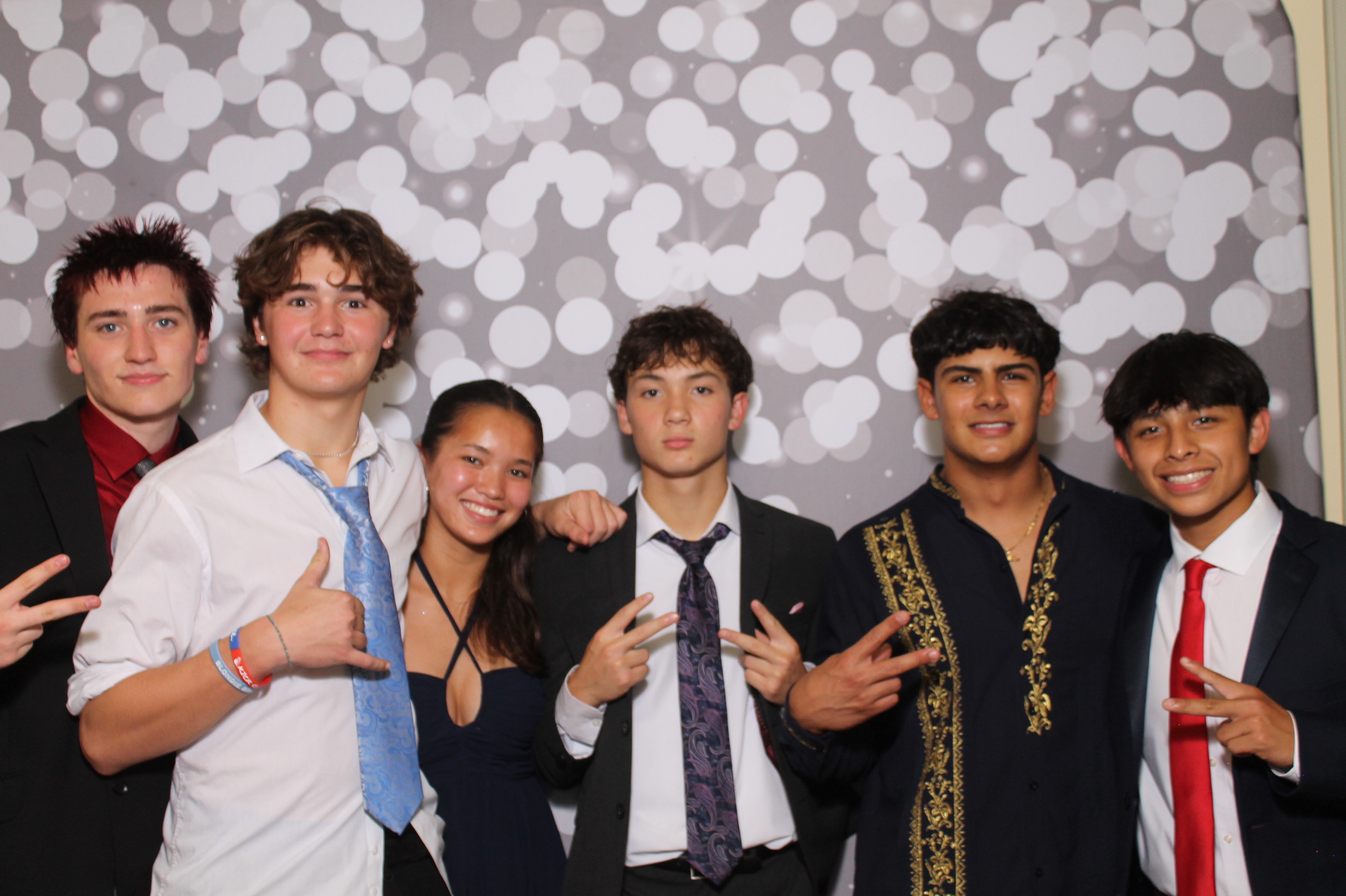 Walnut Hills Homecoming | View more photos from the event at gallery.photoboothcincy.com/u/PhotoBoothCincy/Walnut-Hills-Homecoming